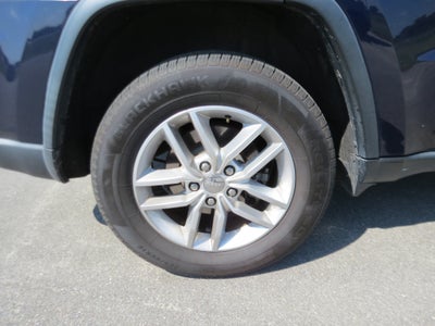 2017 Jeep Grand Cherokee Laredo 4x2