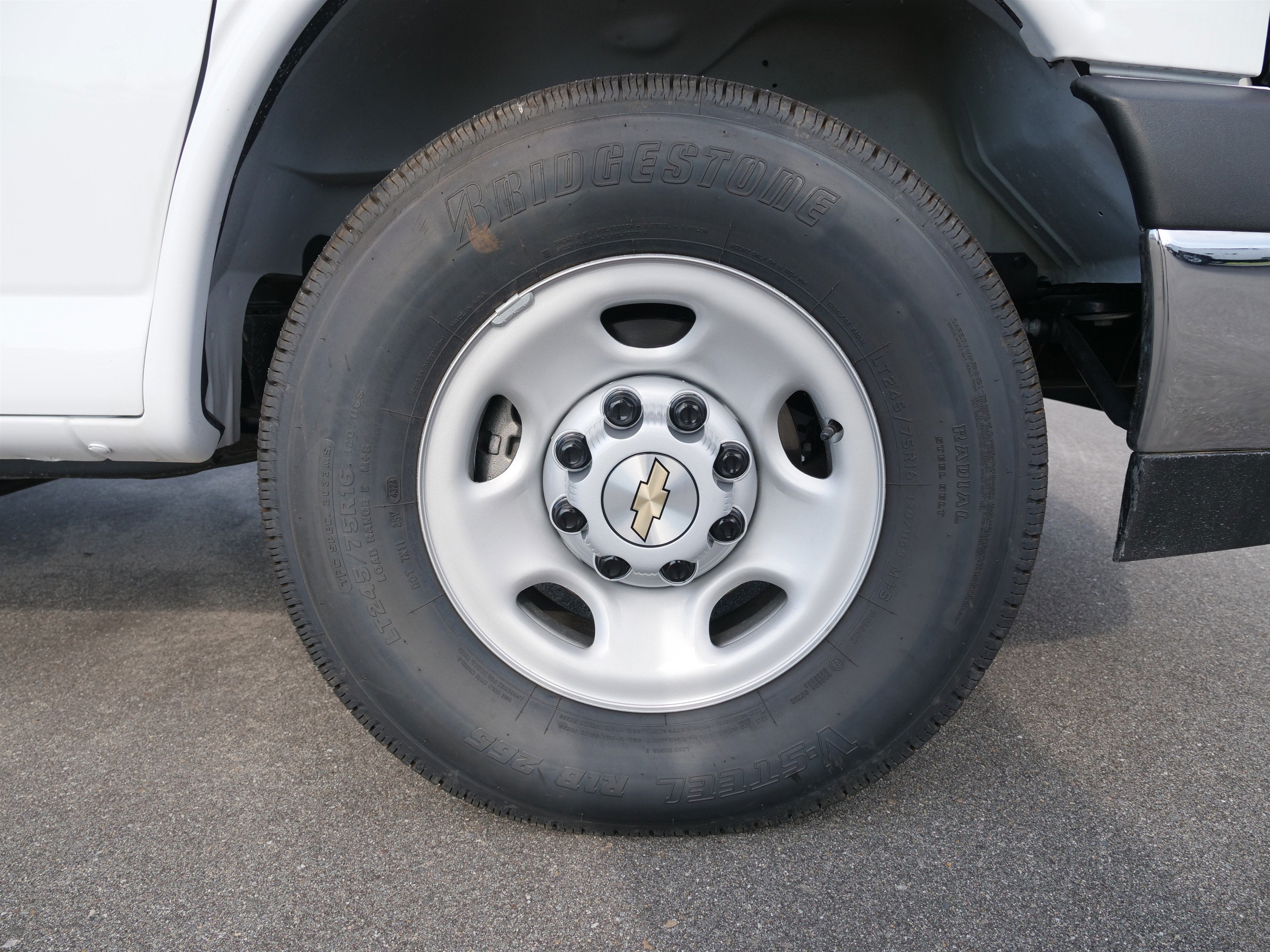 2025 Chevrolet Express Cutaway 3500 1WT