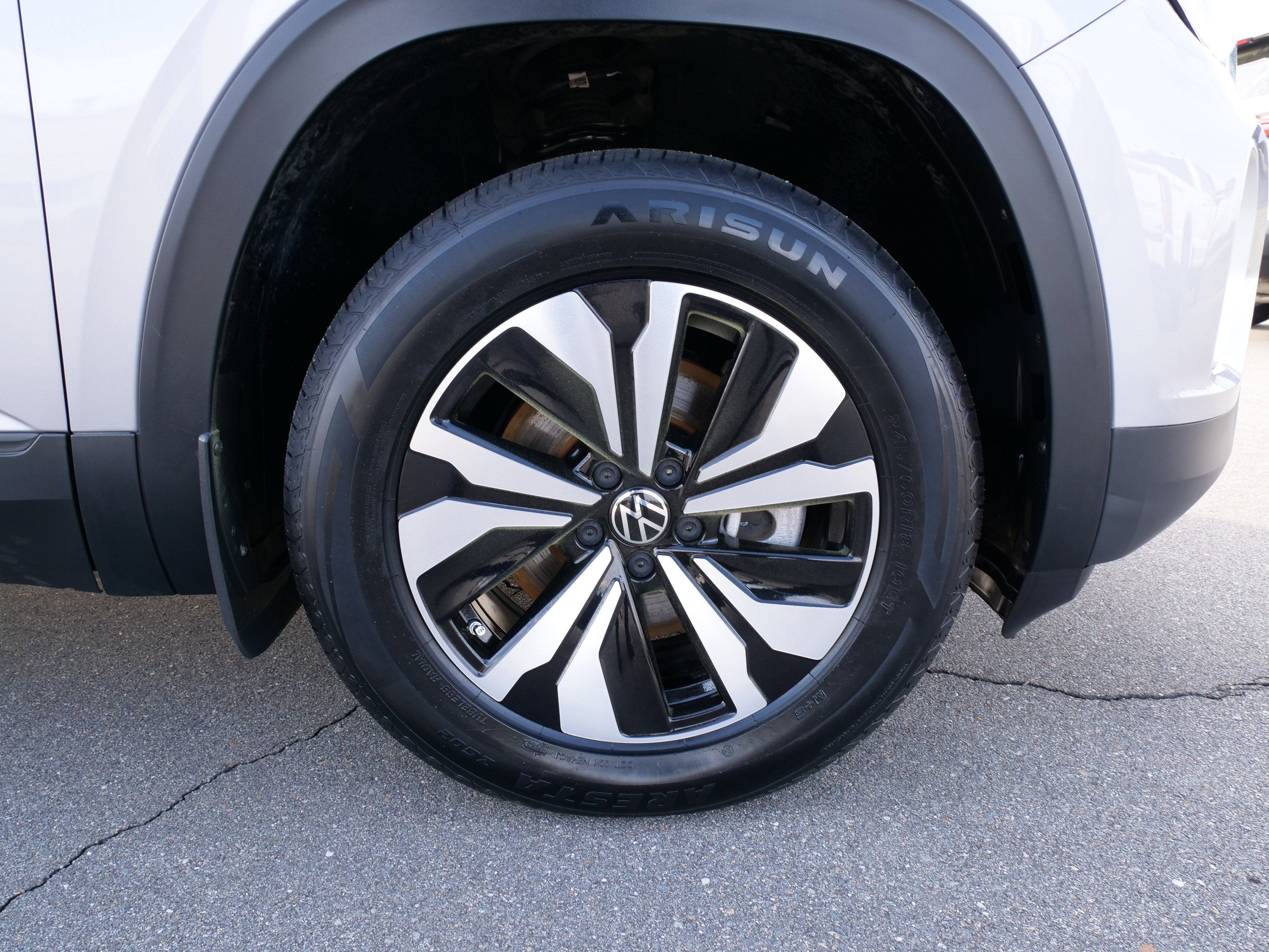 2024 Volkswagen Atlas 2.0T SE