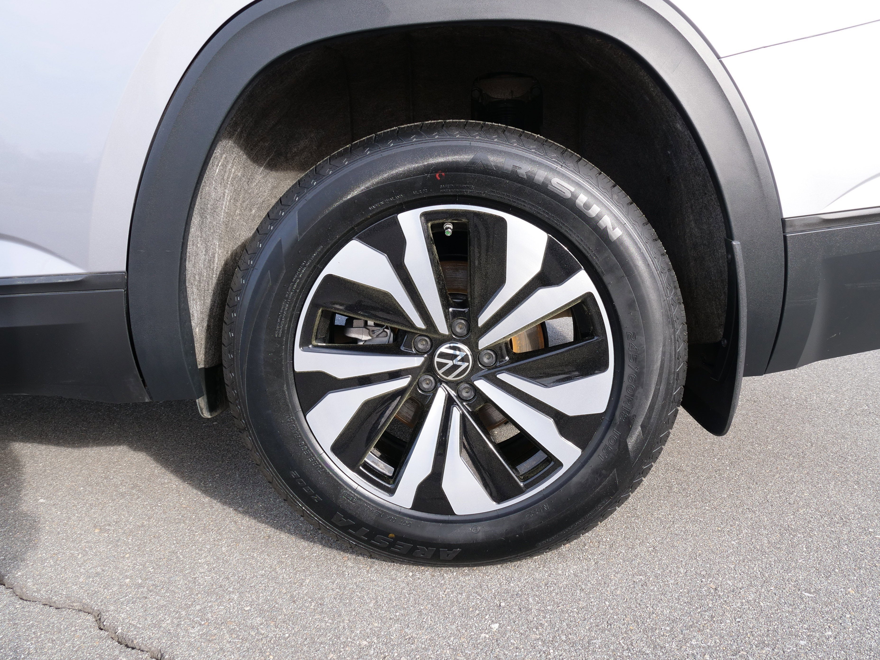 2024 Volkswagen Atlas 2.0T SE