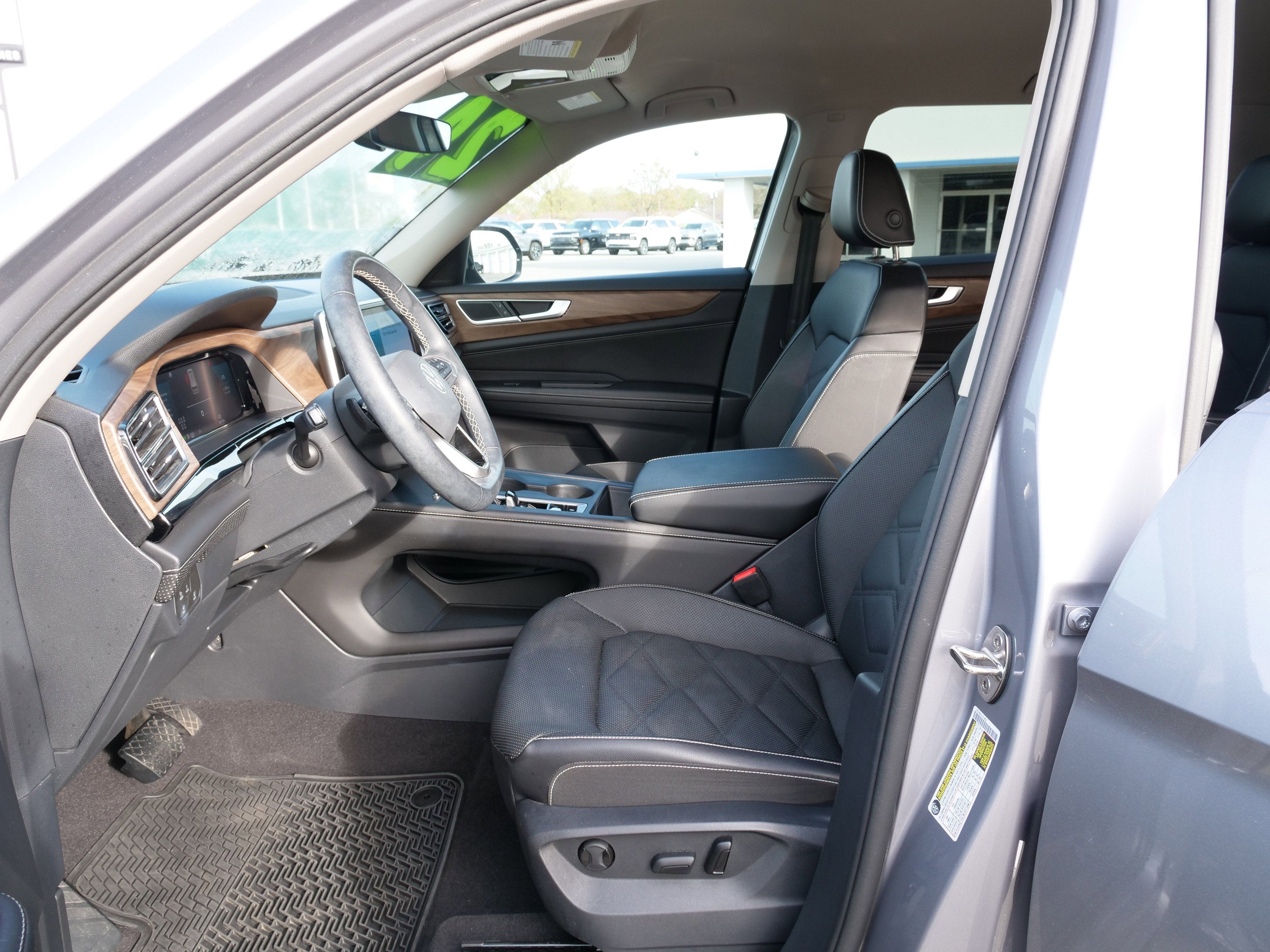 2024 Volkswagen Atlas 2.0T SE