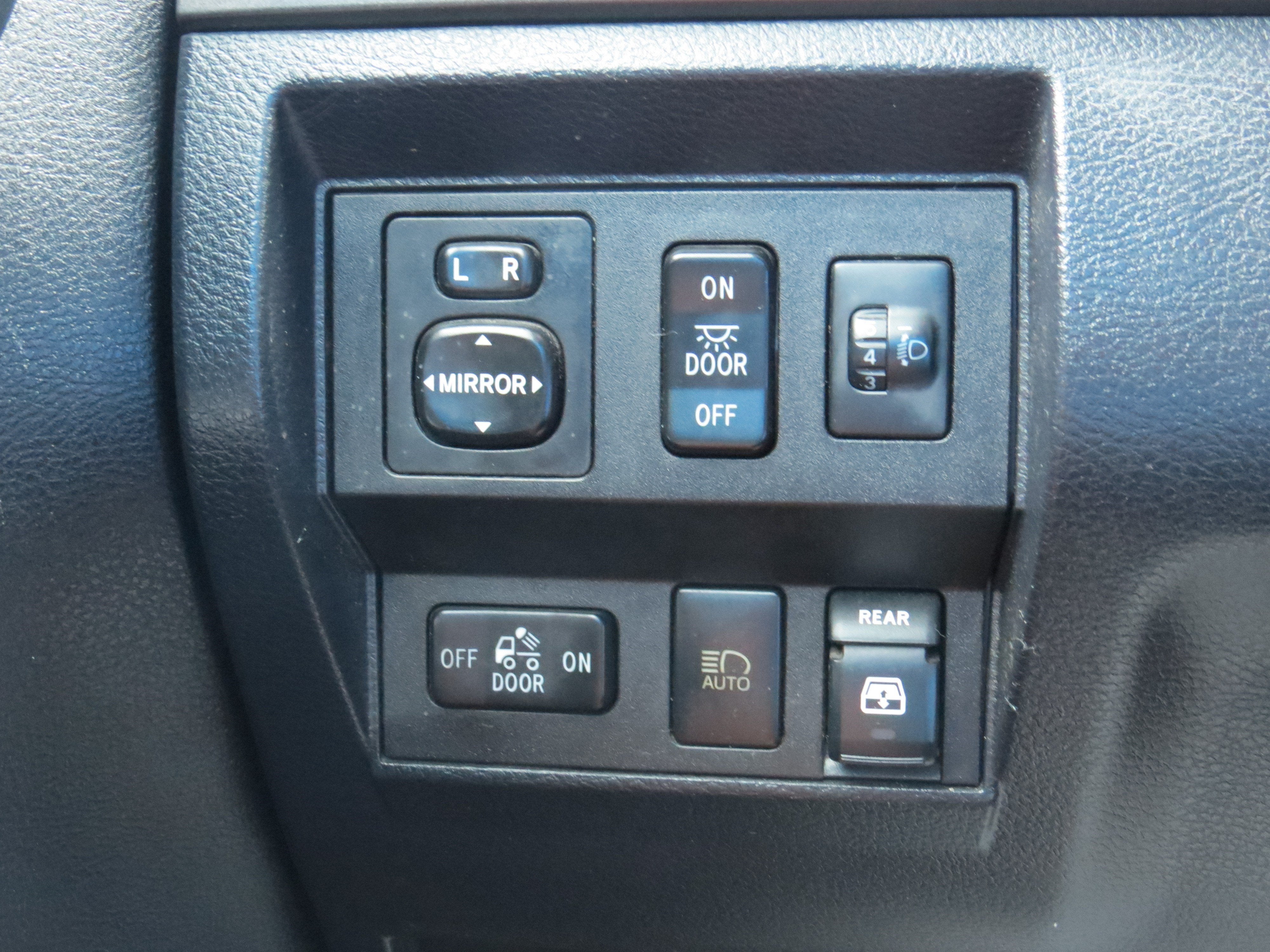 2018 Toyota Tundra SR5 5.7L V8