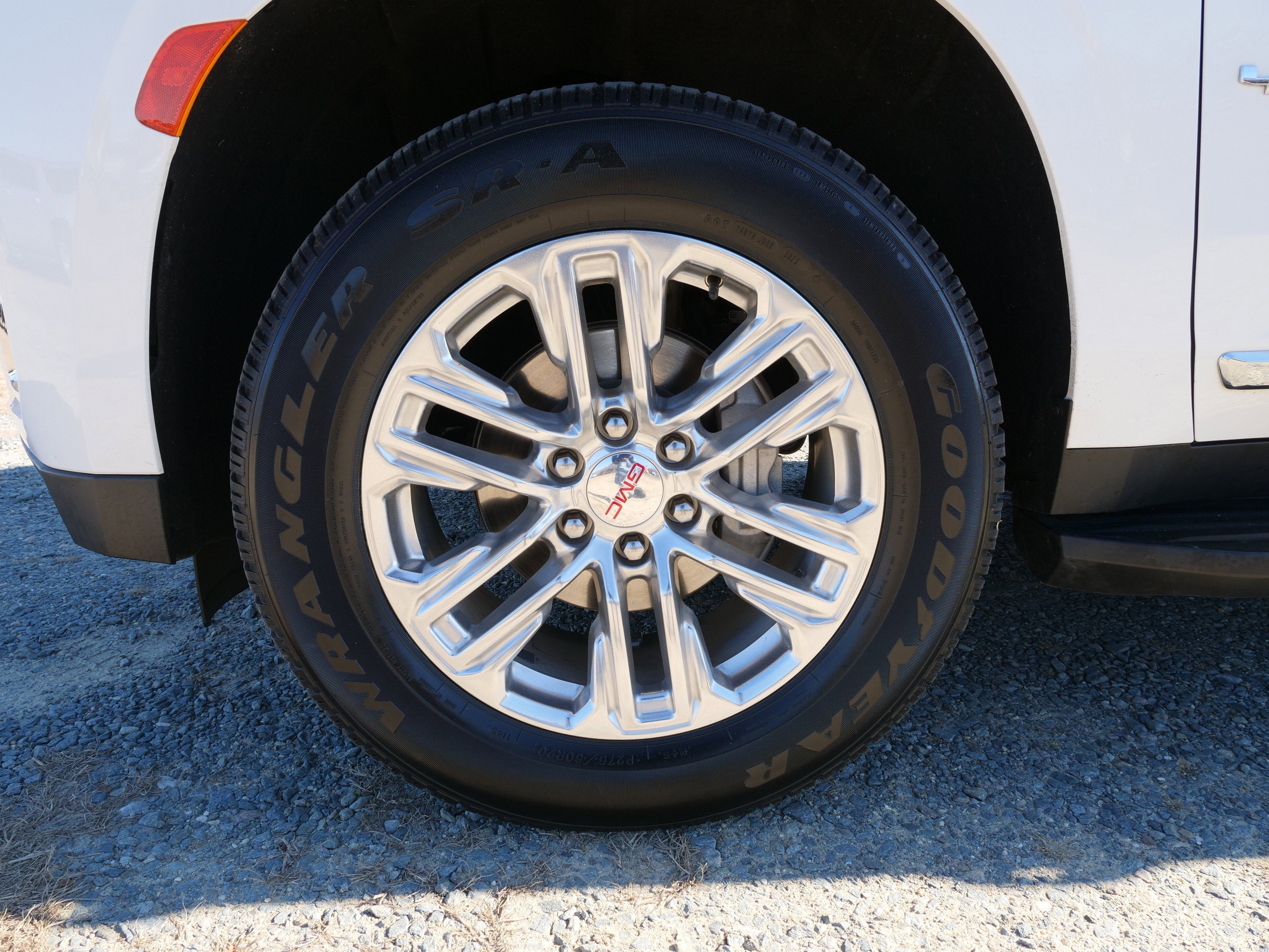 2024 GMC Yukon XL SLT