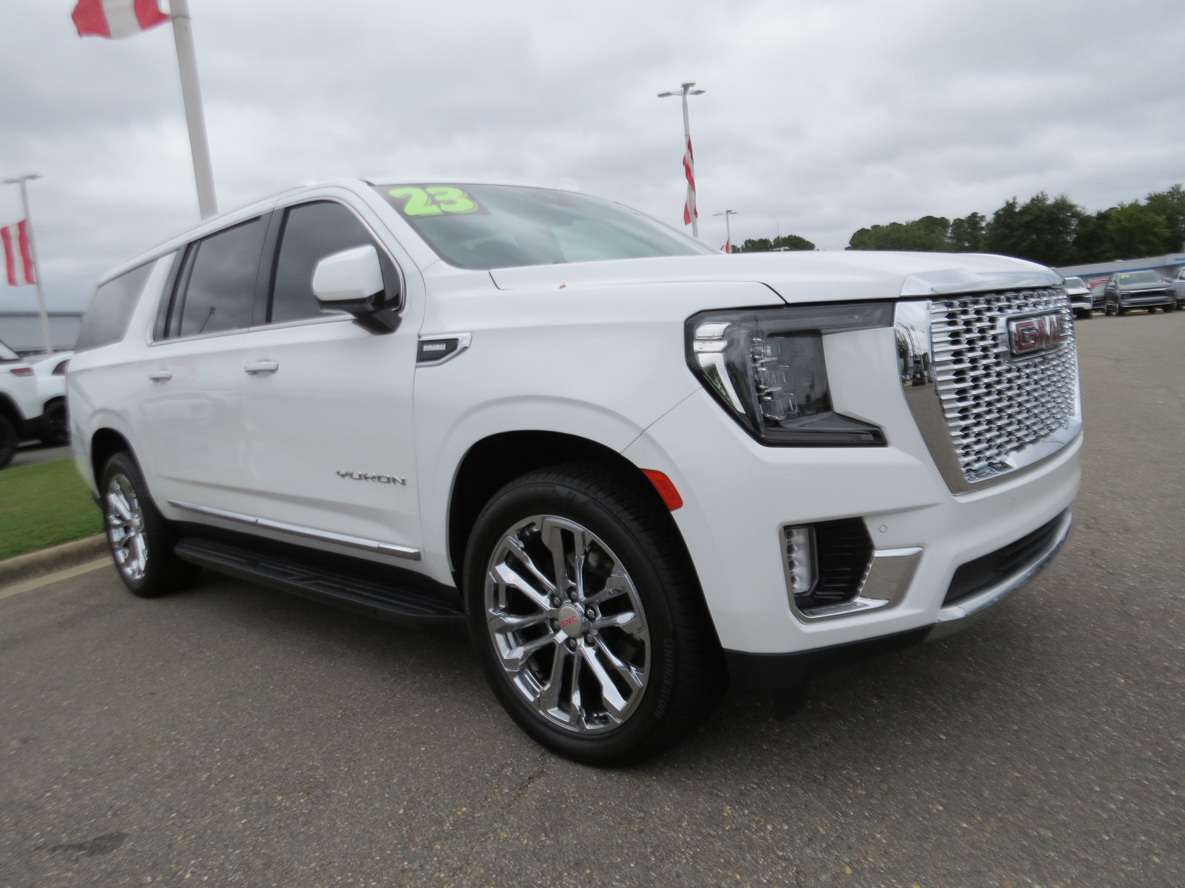 2023 GMC Yukon XL SLT