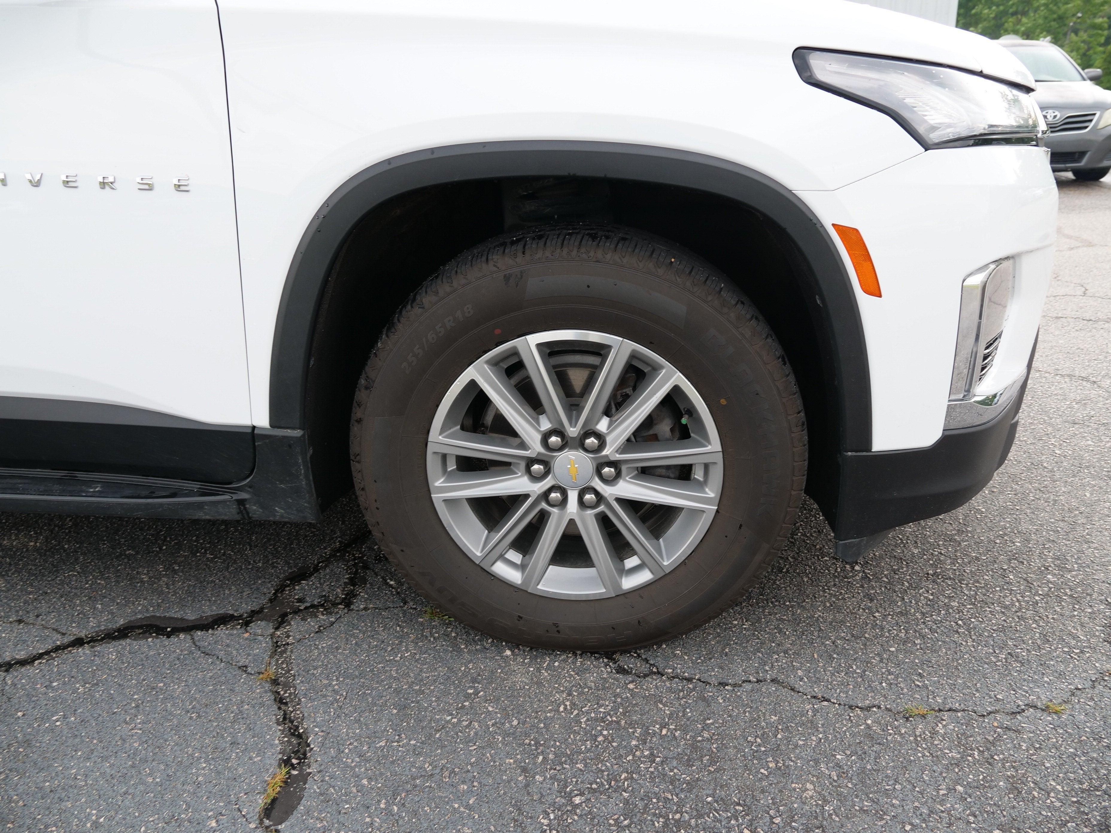 2022 Chevrolet Traverse LT Cloth