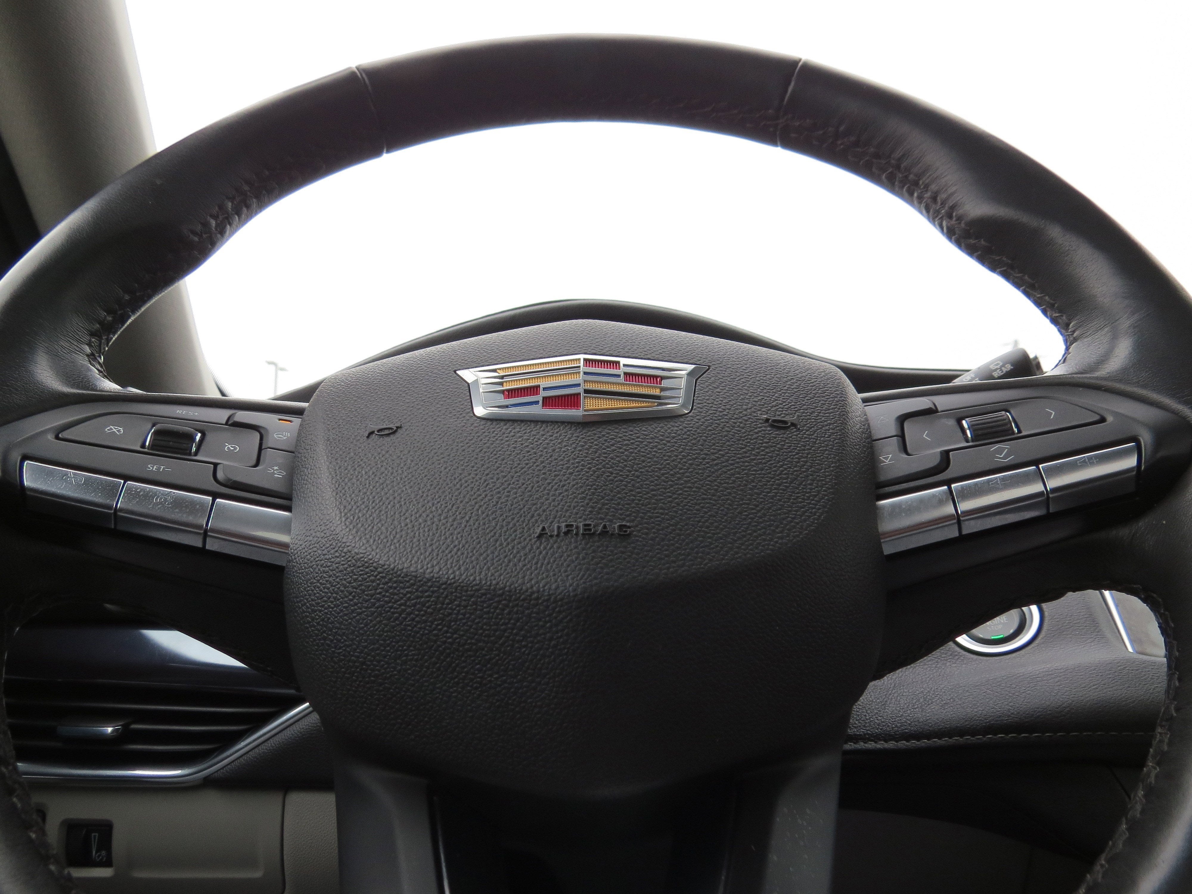 2023 Cadillac XT4 Luxury