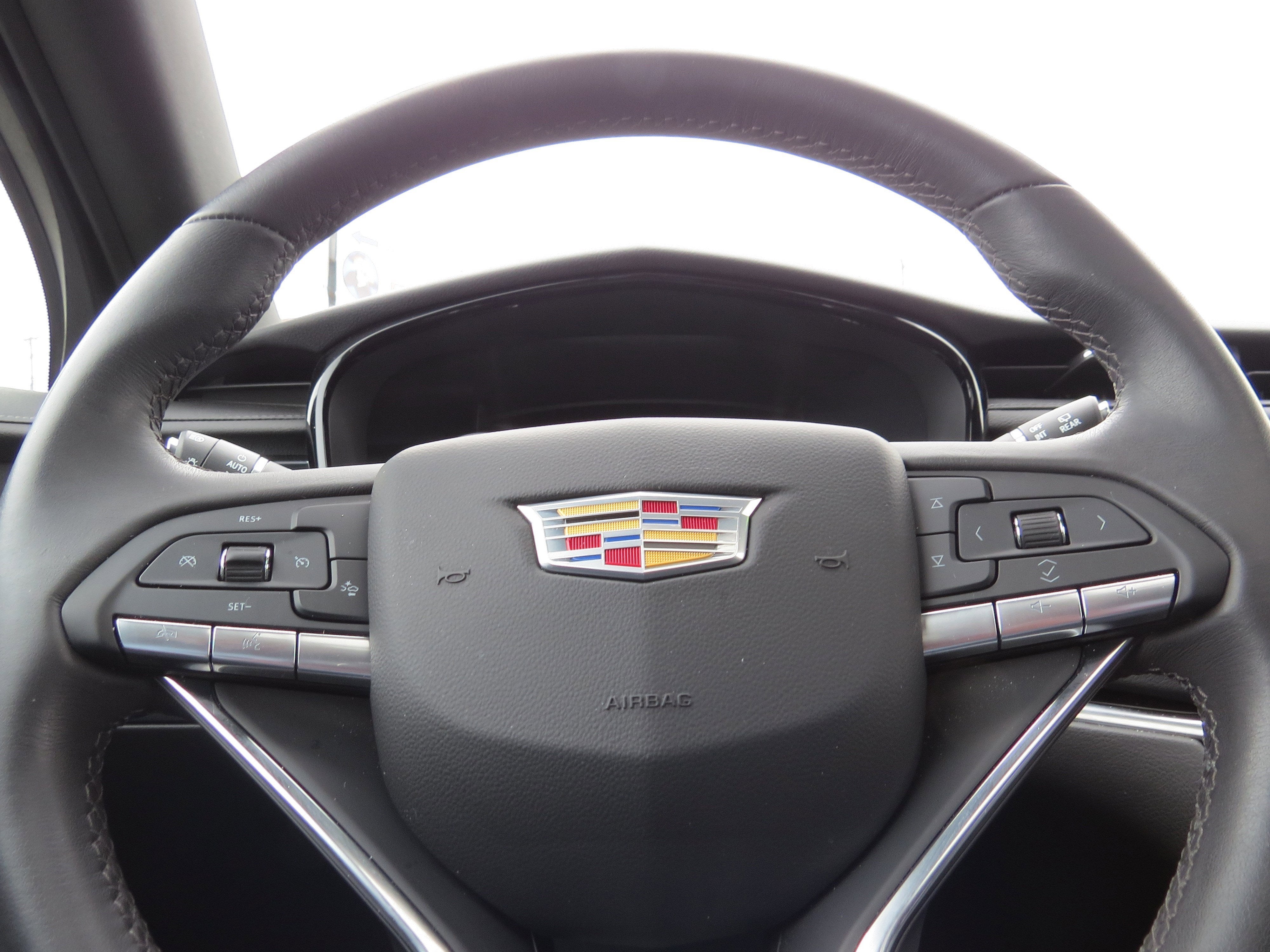 2024 Cadillac XT6 Luxury