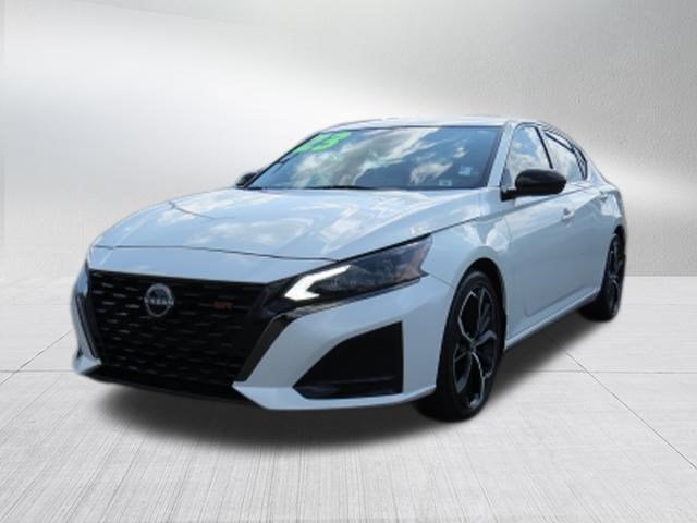 2023 Nissan Altima SR FWD