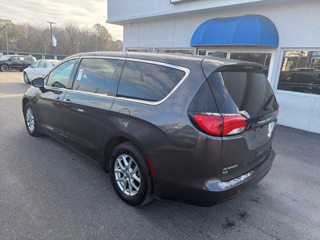 2022 Chrysler Voyager LX
