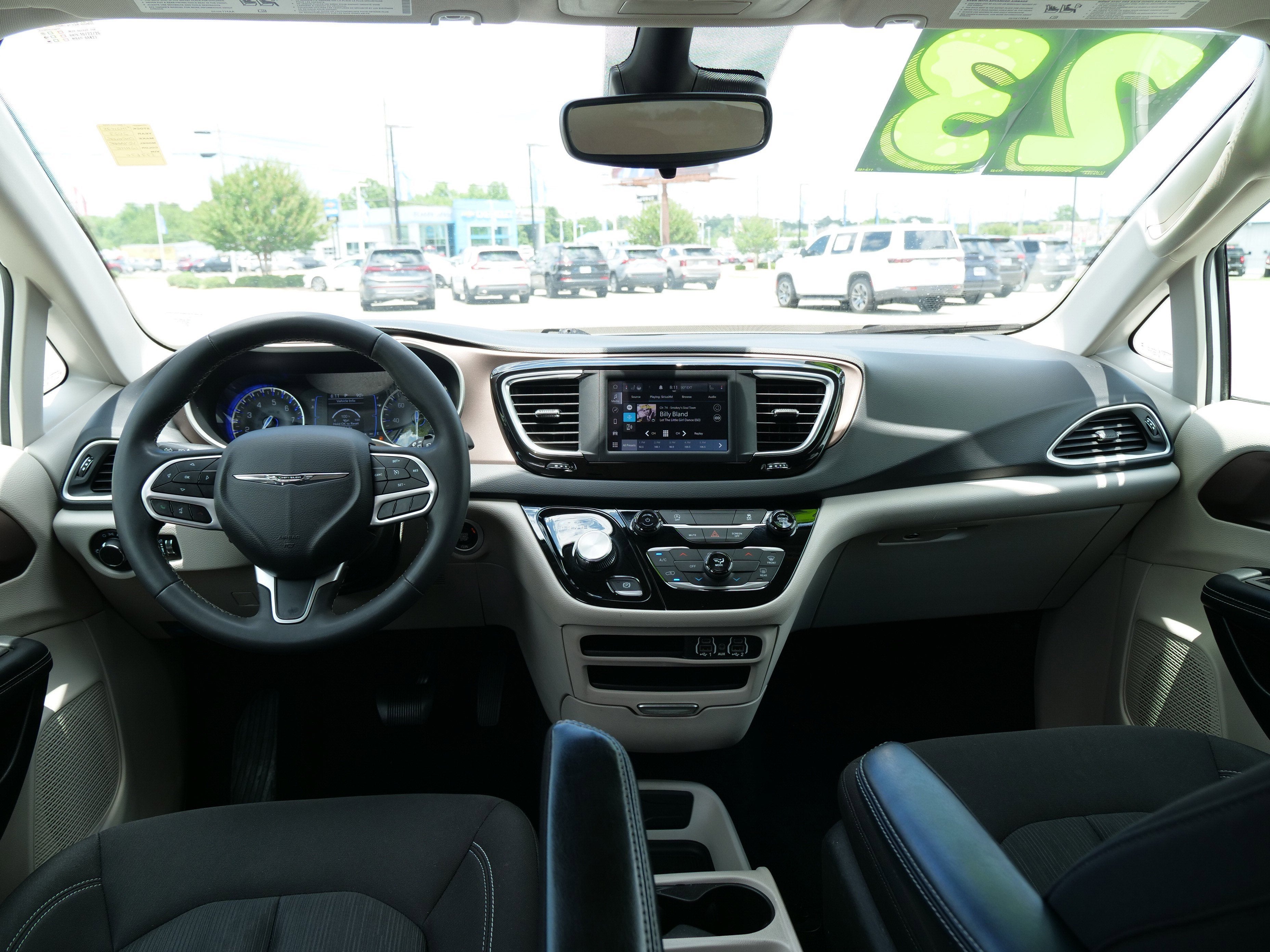 2023 Chrysler Voyager LX