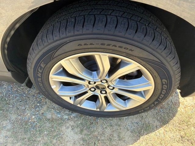 2024 Ford Edge Titanium