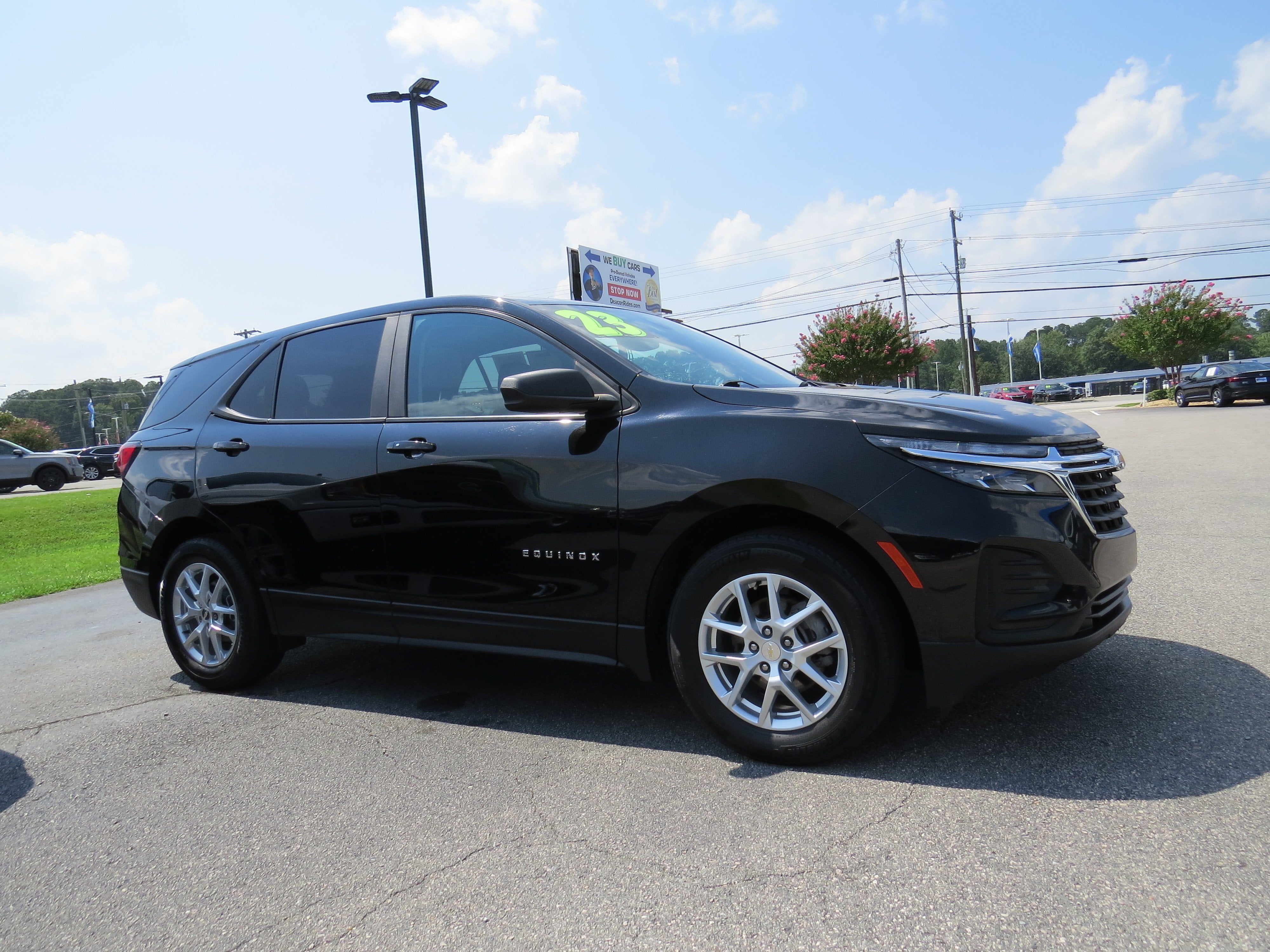 2023 Chevrolet Equinox LS