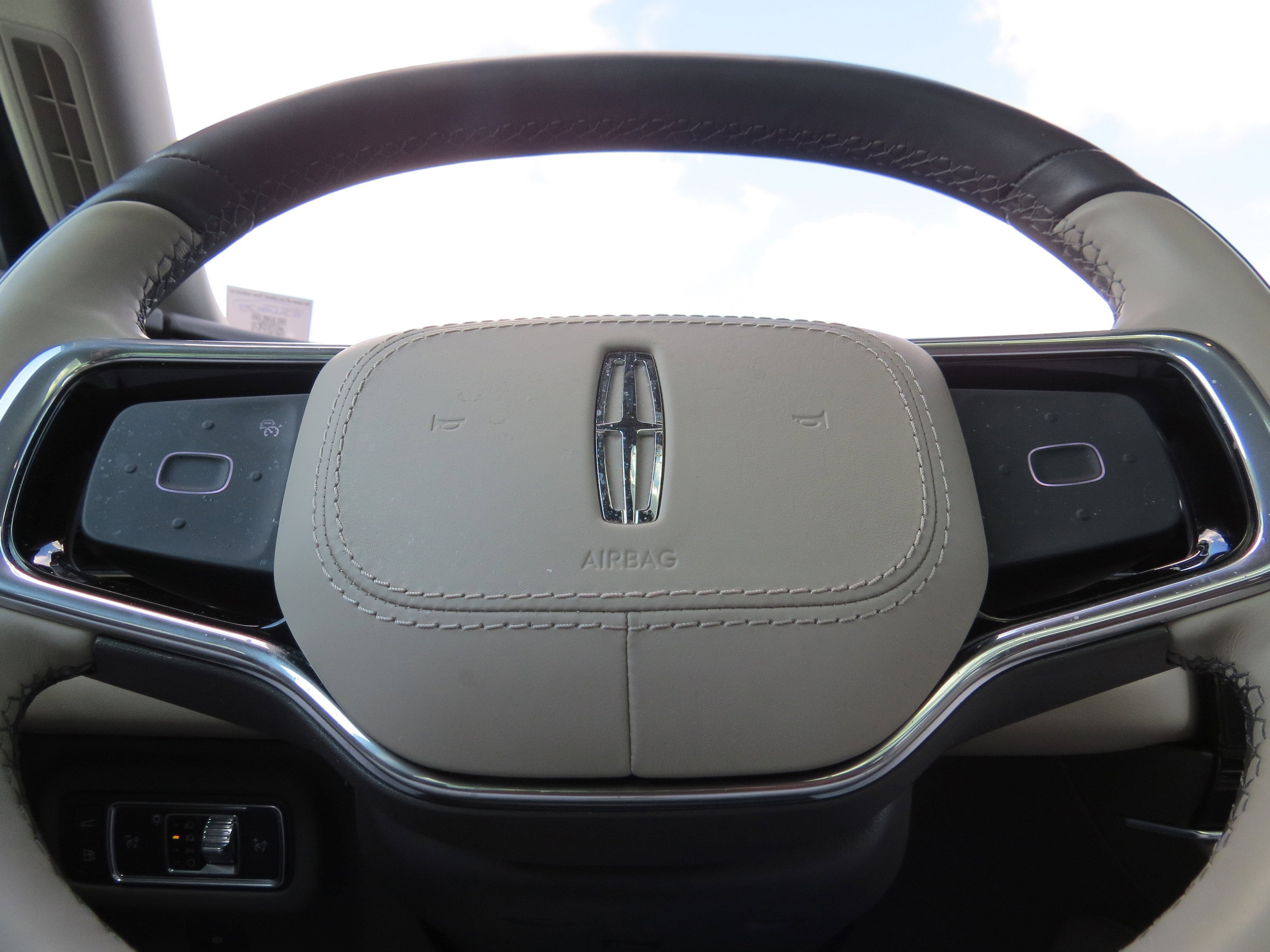 2025 Lincoln Nautilus Reserve