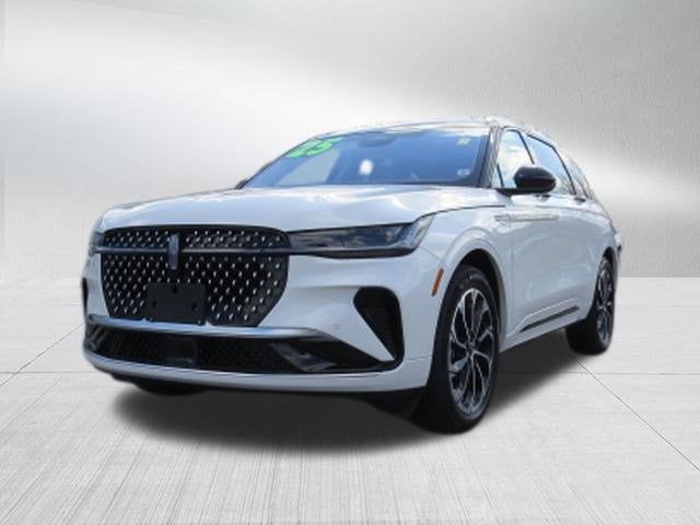 2025 Lincoln Nautilus Reserve