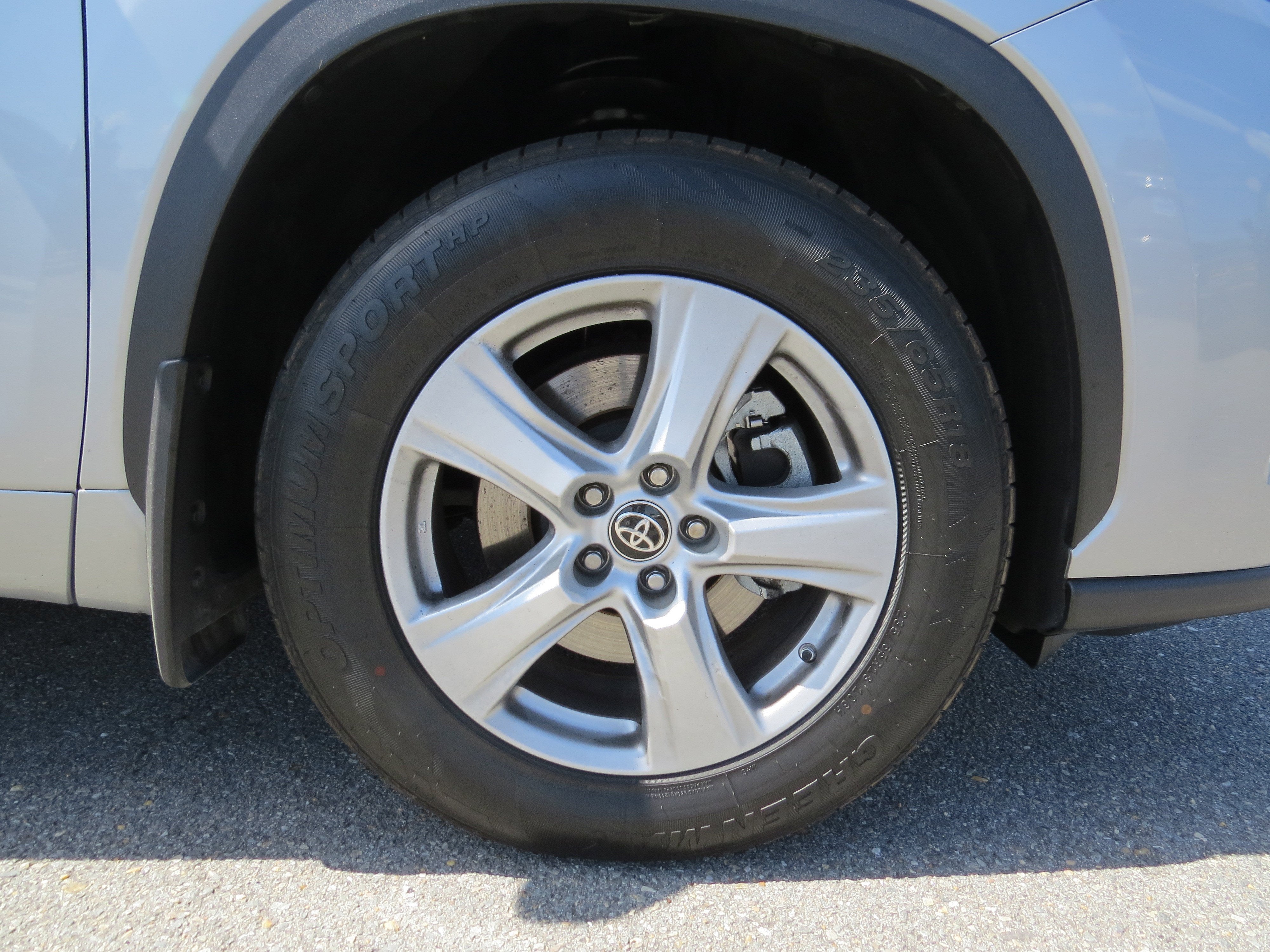 2023 Toyota Highlander L