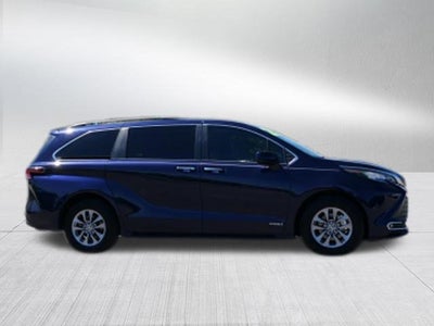 2021 Toyota Sienna XLE