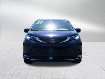 2021 Toyota Sienna XLE