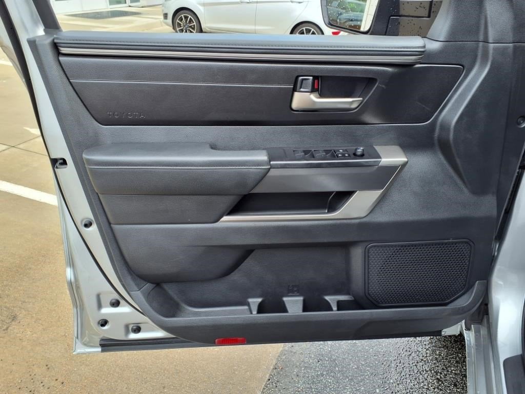 2024 Toyota Tundra 4WD SR5