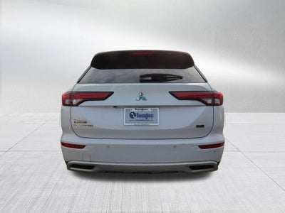 2023 Mitsubishi Outlander SE