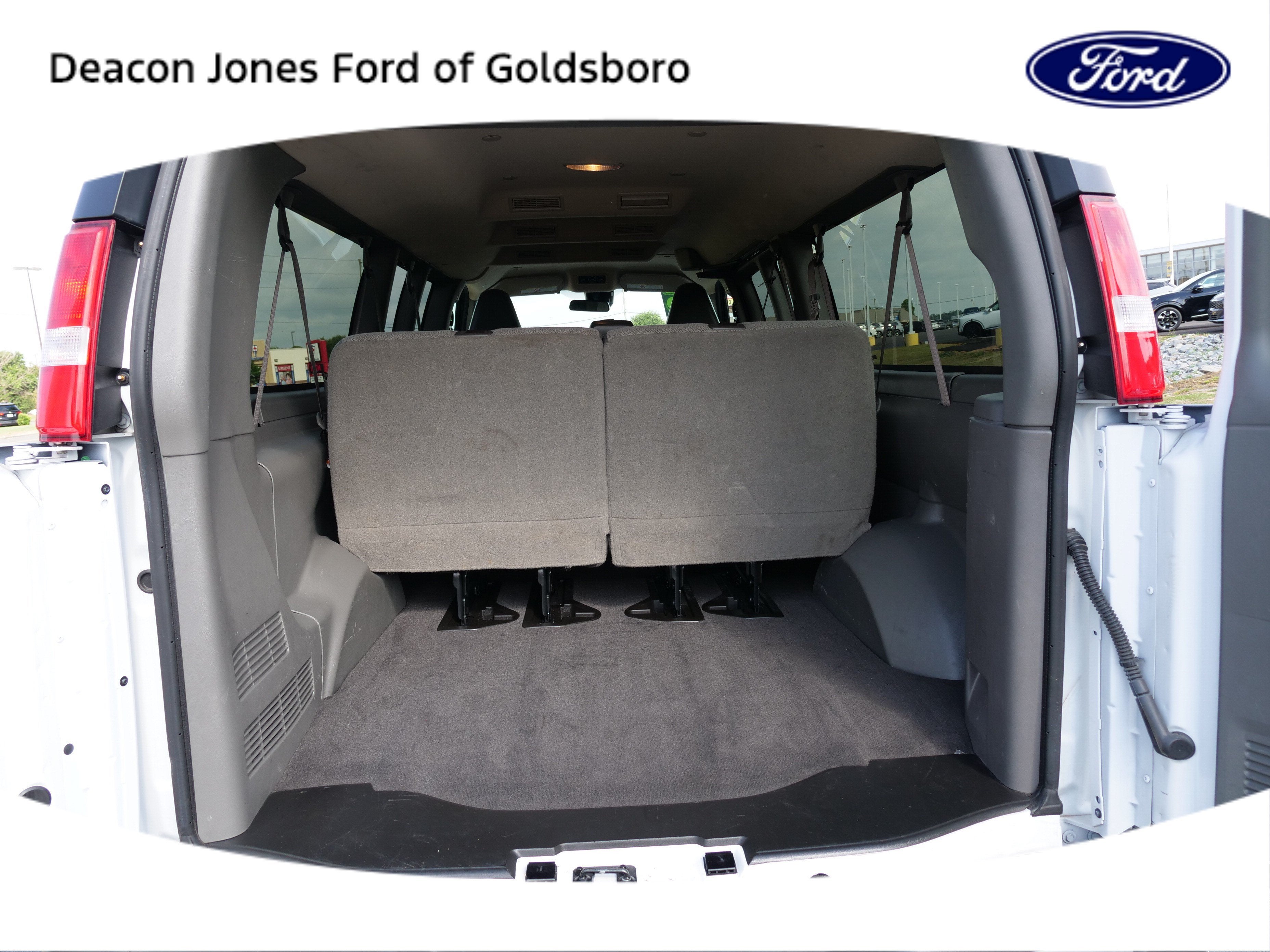2025 Chevrolet Express Passenger LT