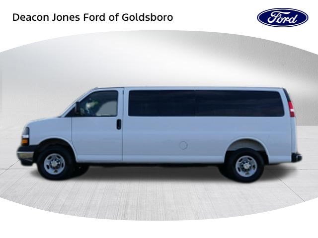 2025 Chevrolet Express Passenger LT