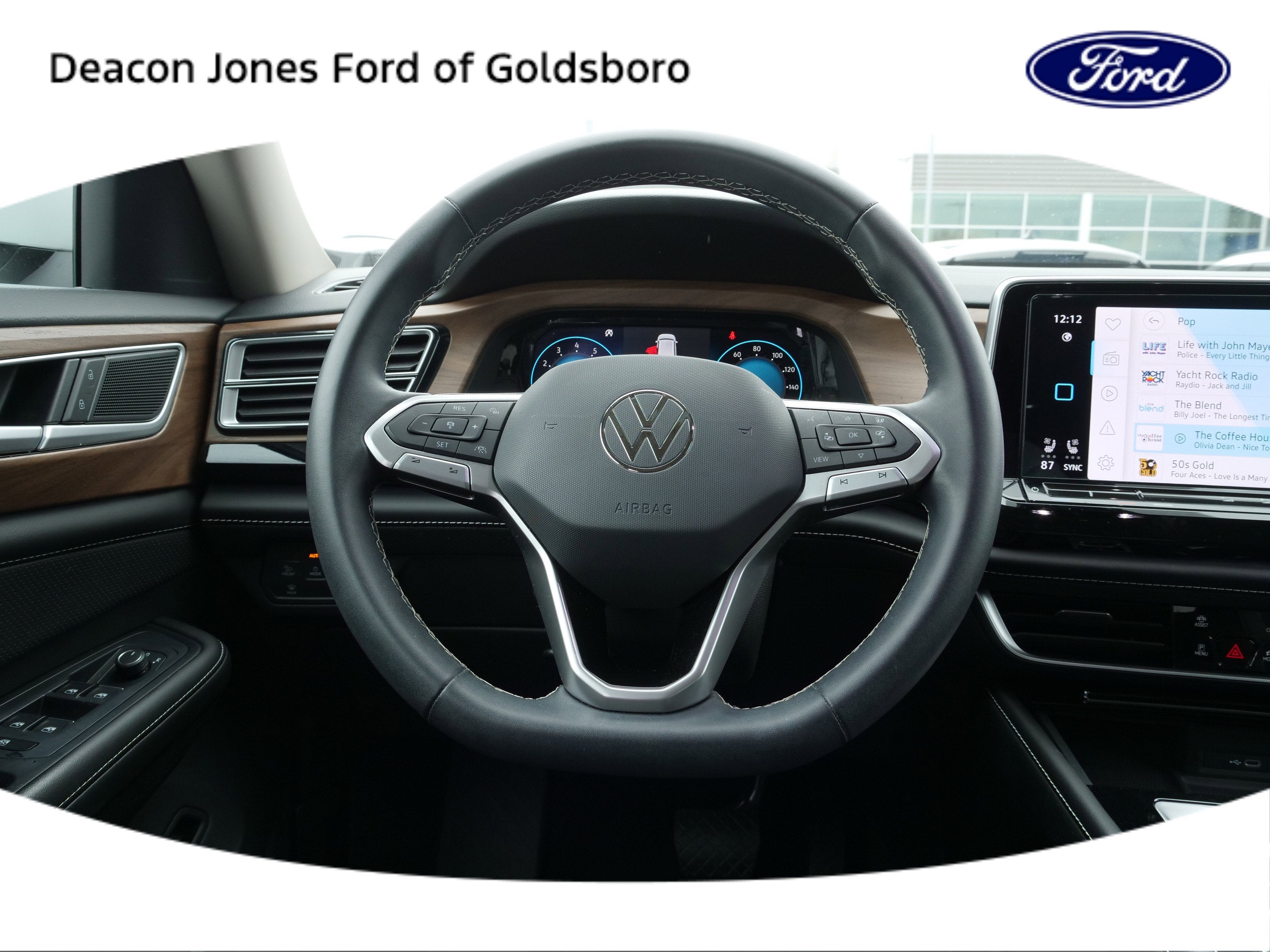 2024 Volkswagen Atlas 2.0T SE w/Technology