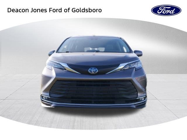 2021 Toyota Sienna XLE