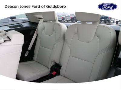 2021 Volvo XC90 Momentum