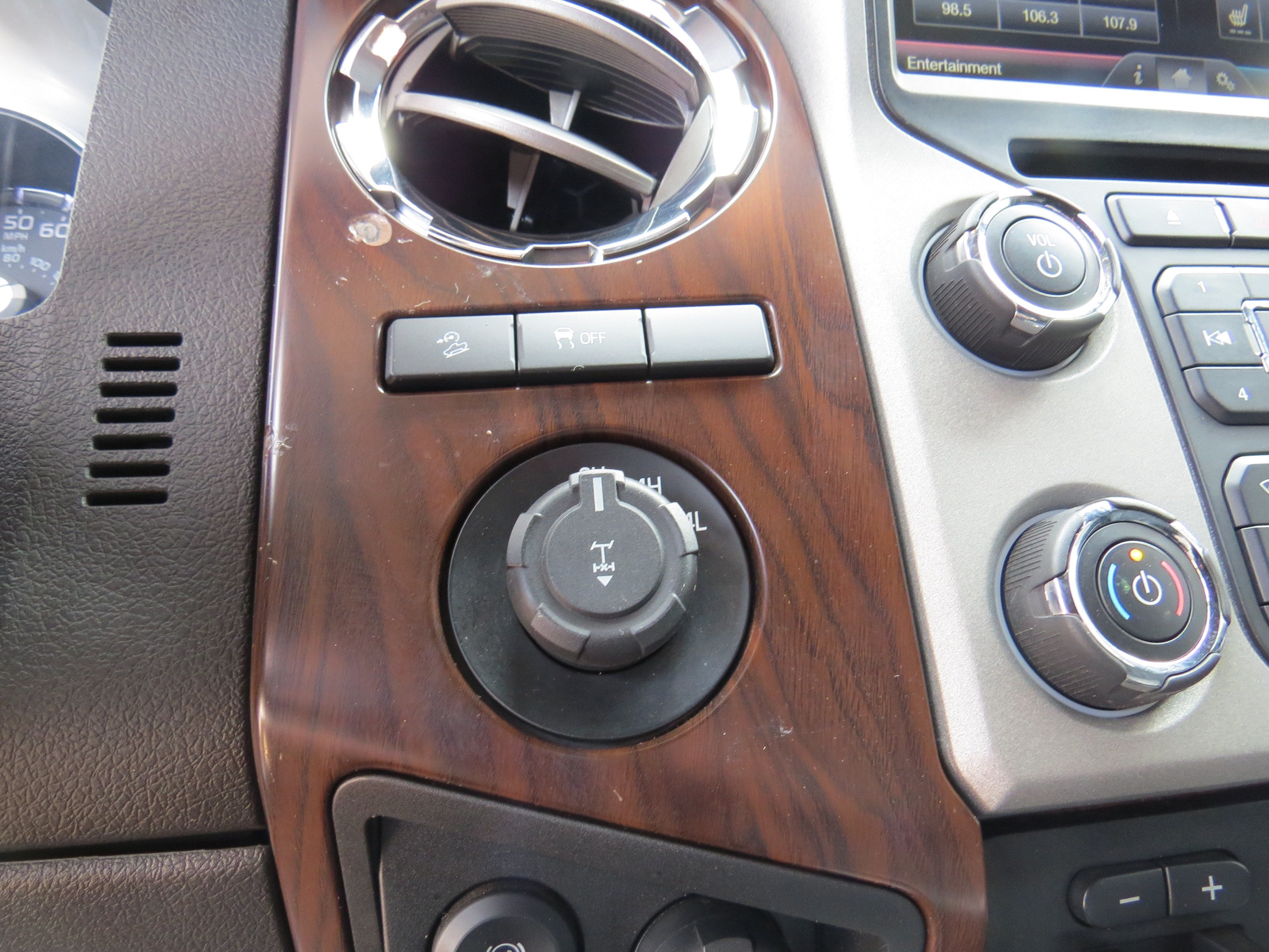 2015 Ford Super Duty F-350 SRW Lariat