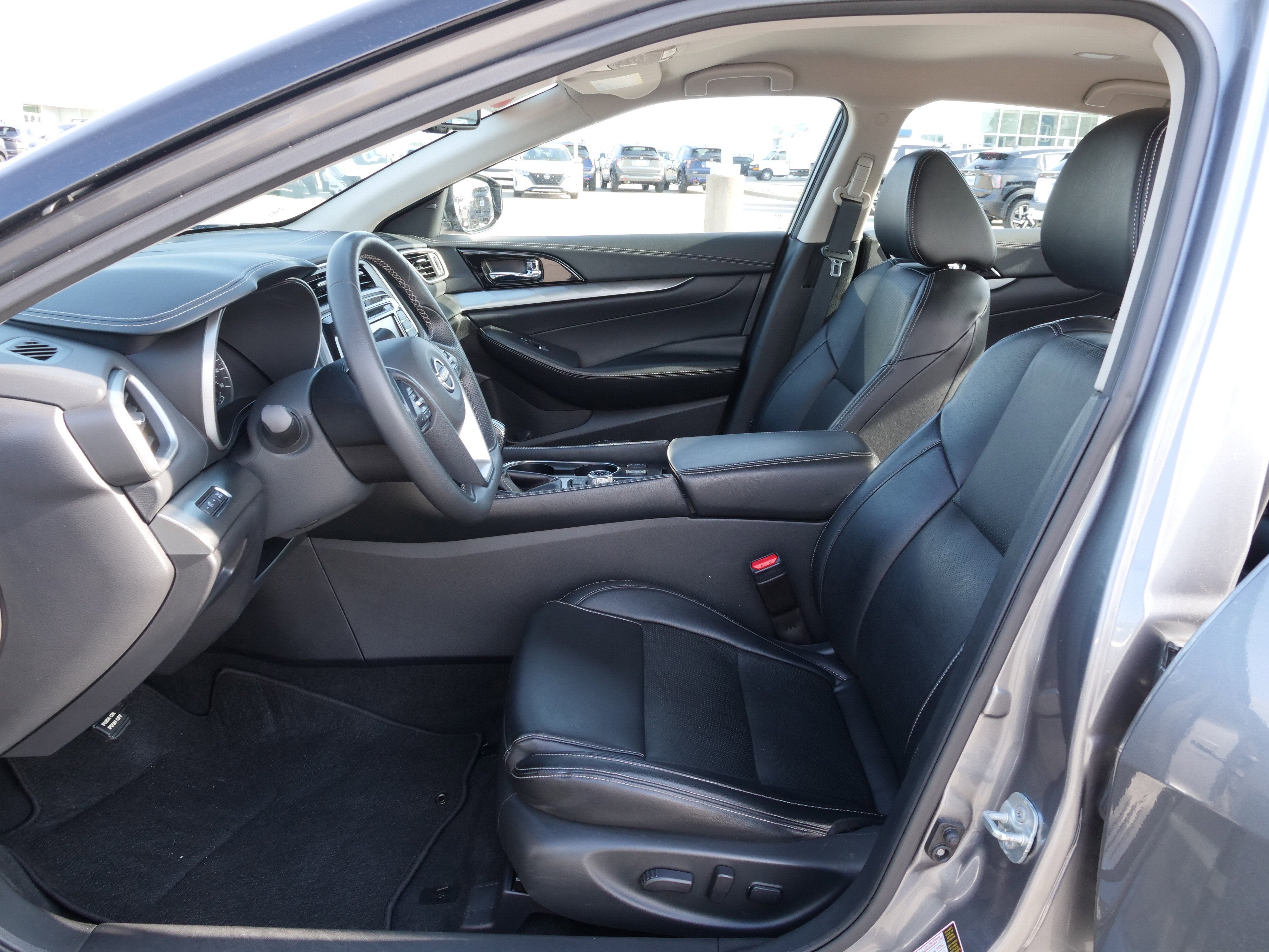 2023 Nissan Maxima SV