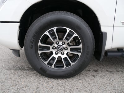 2023 Nissan Titan SV