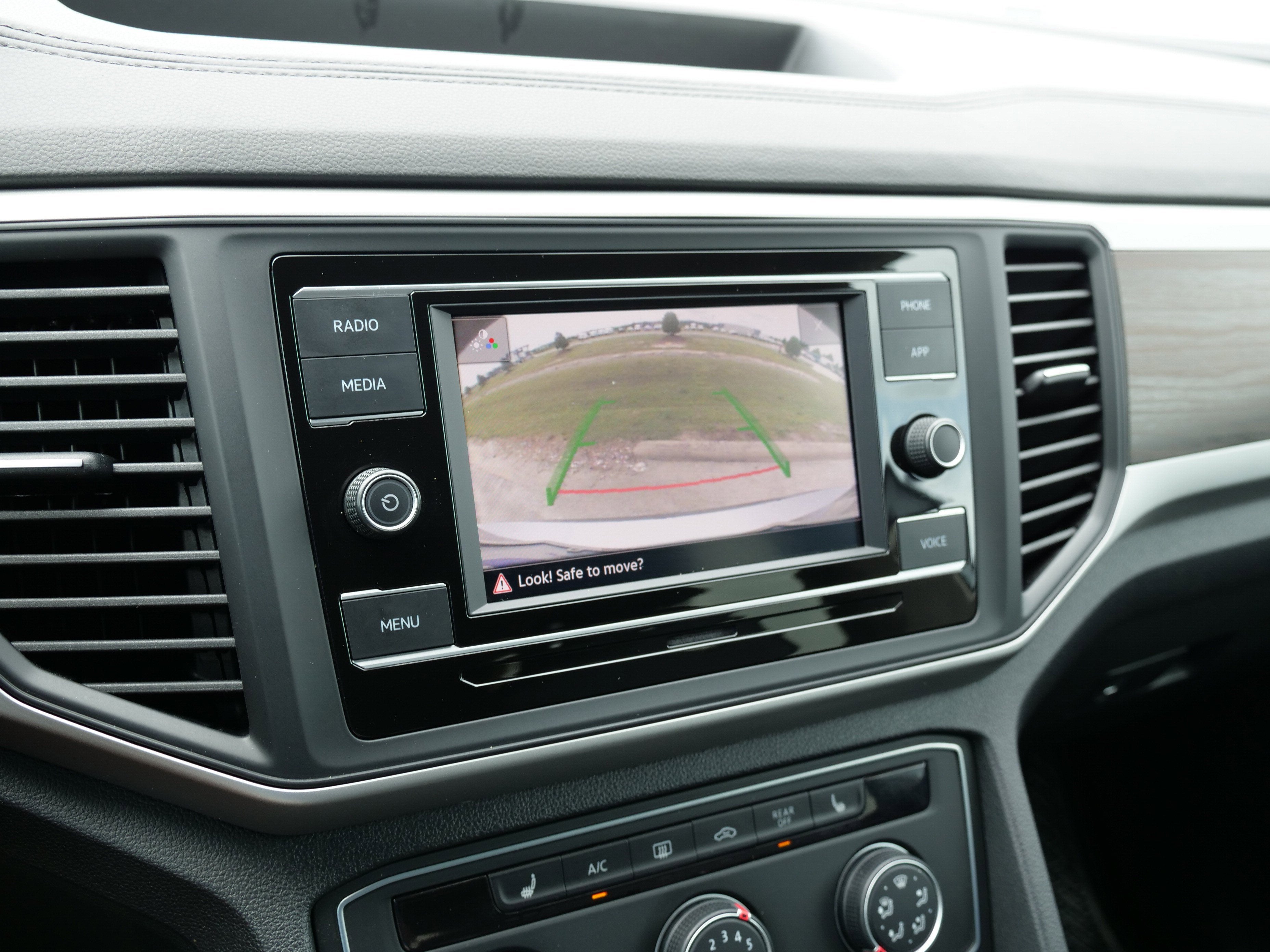 2022 Volkswagen Atlas 2.0T SE