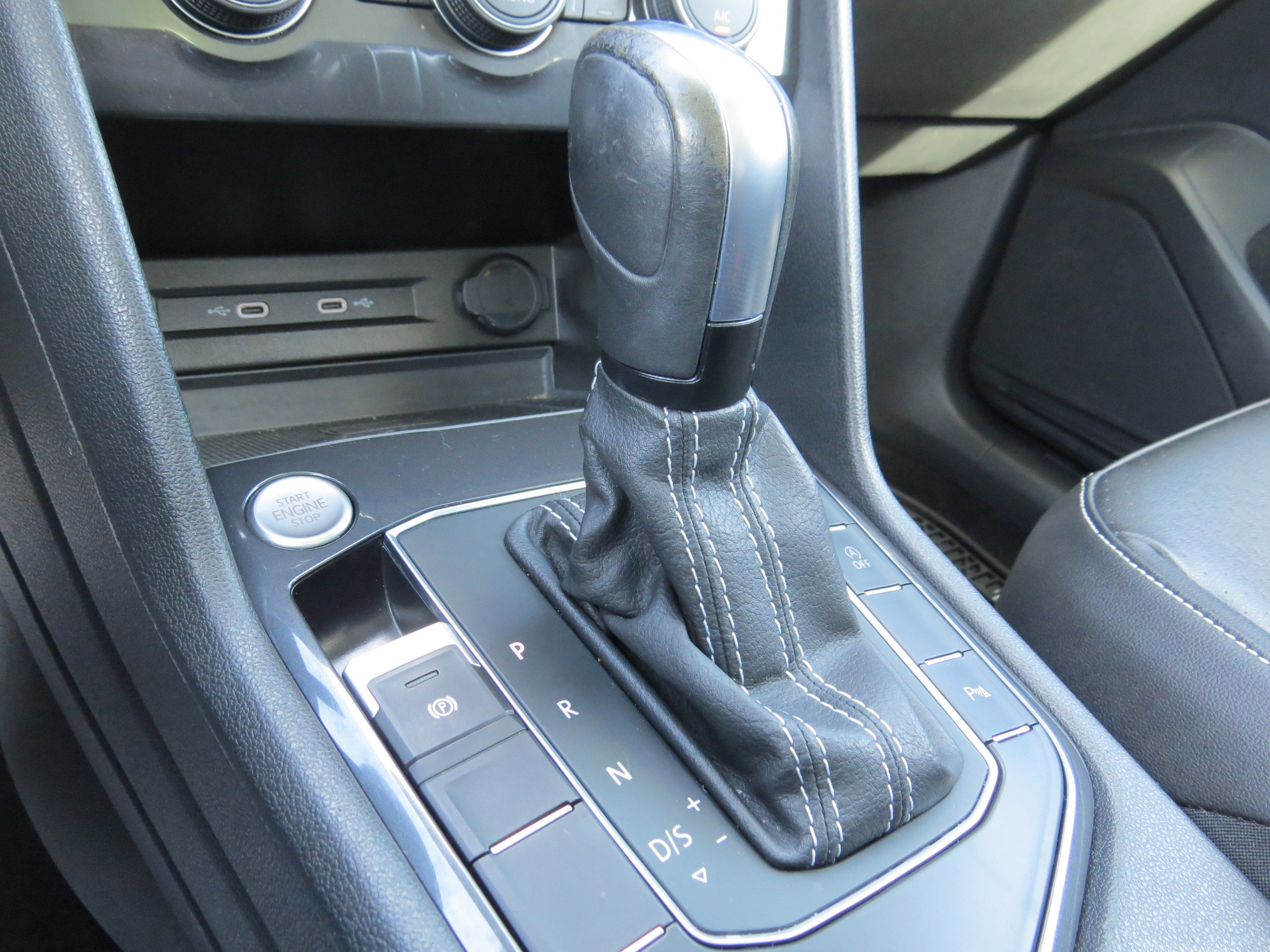 2021 Volkswagen Tiguan SE R-Line Black