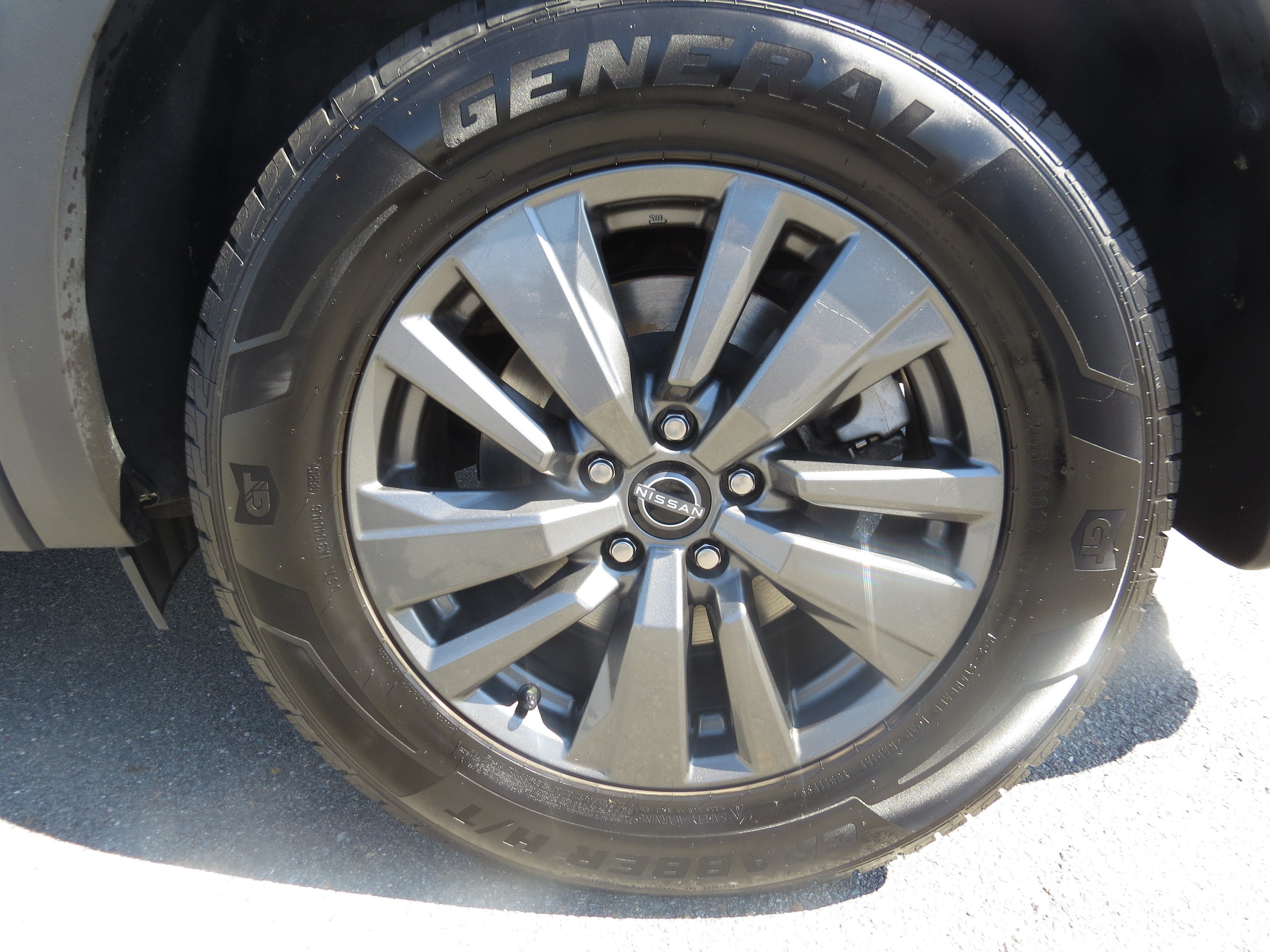 2023 Nissan Pathfinder S