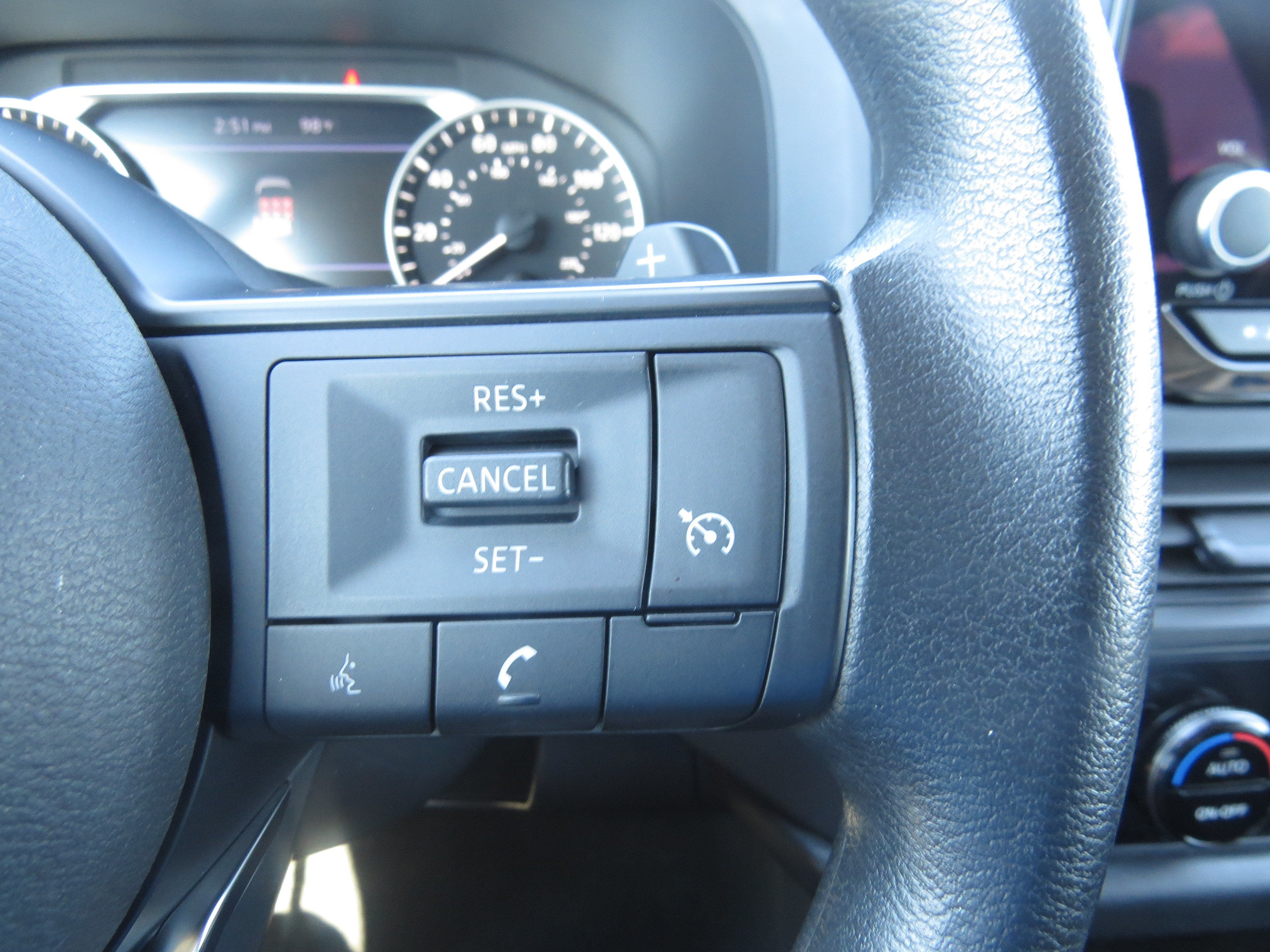 2023 Nissan Pathfinder S