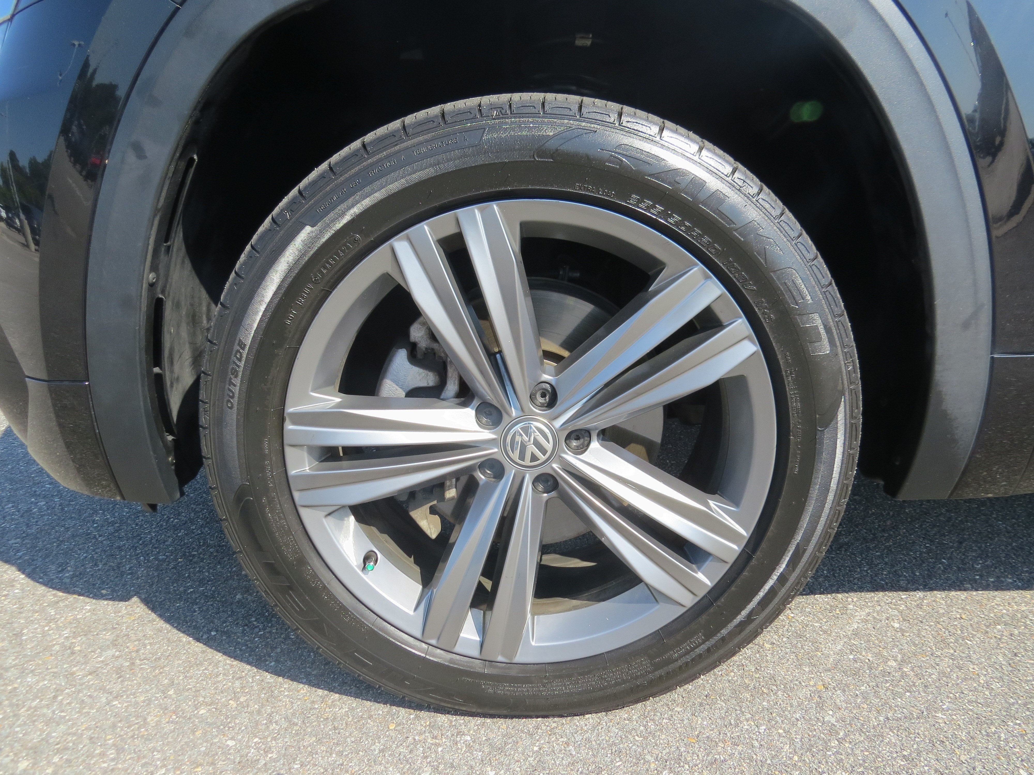 2019 Volkswagen Atlas 3.6L V6 SE w/Technology R-Line