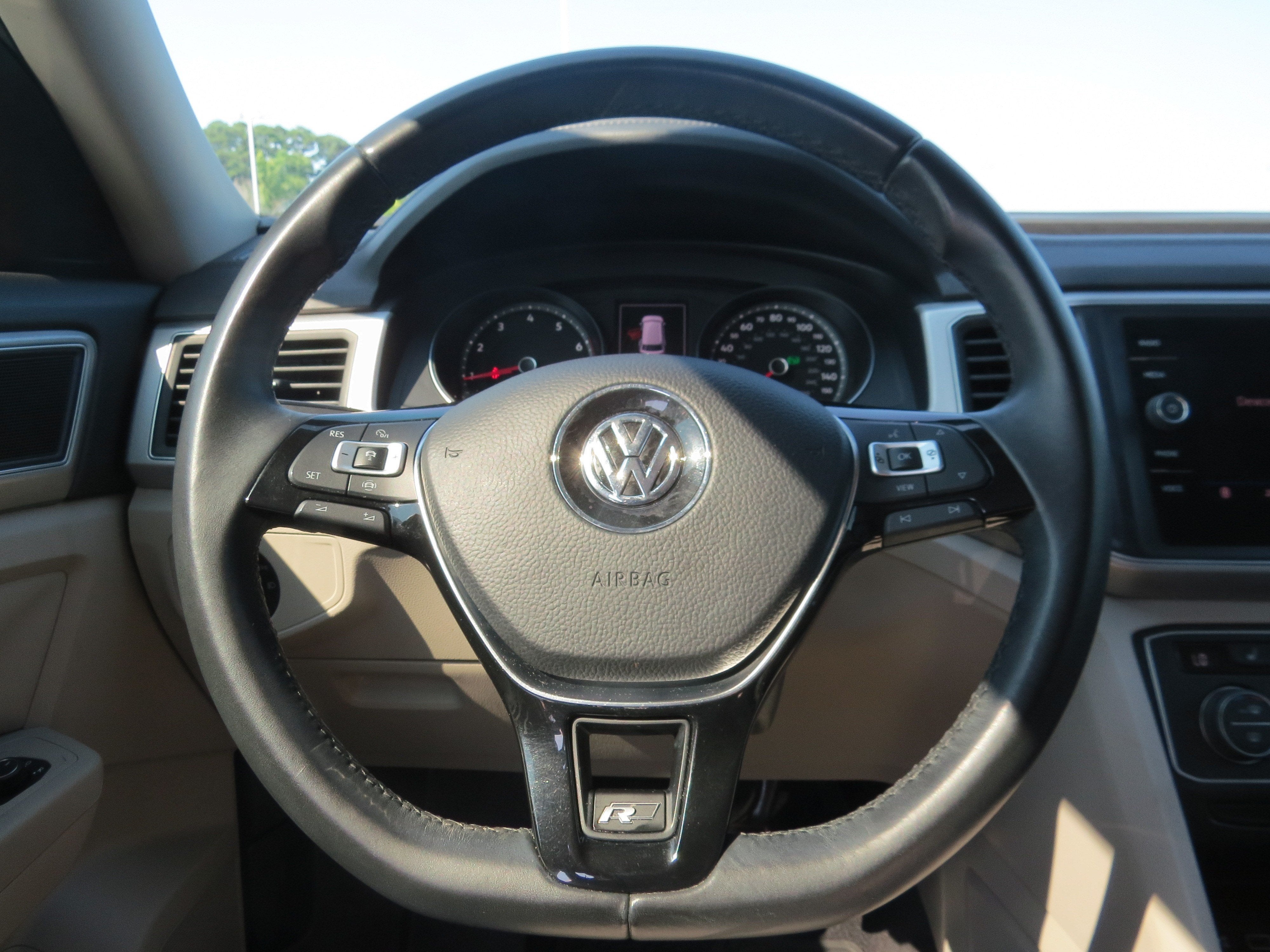 2019 Volkswagen Atlas 3.6L V6 SE w/Technology R-Line