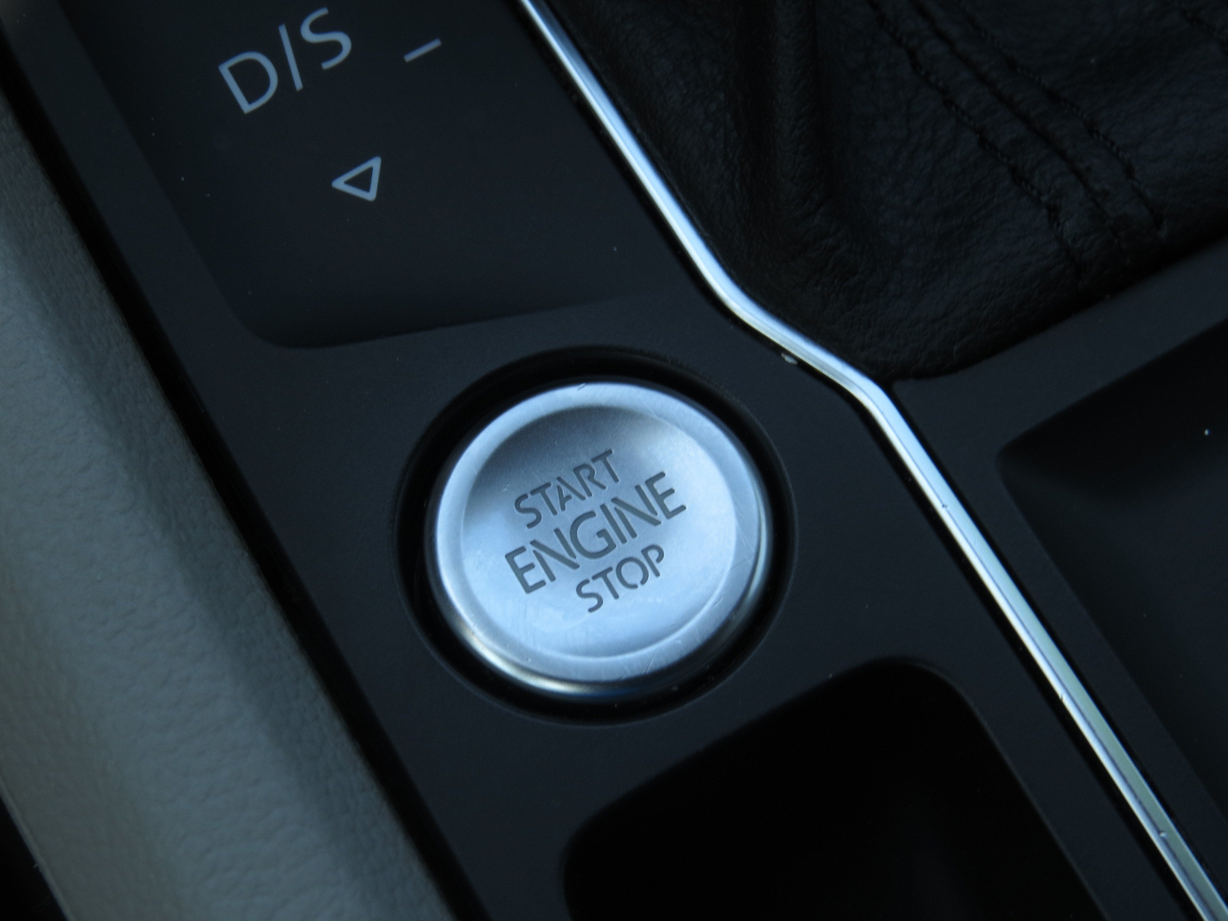 2019 Volkswagen Atlas 3.6L V6 SE w/Technology R-Line
