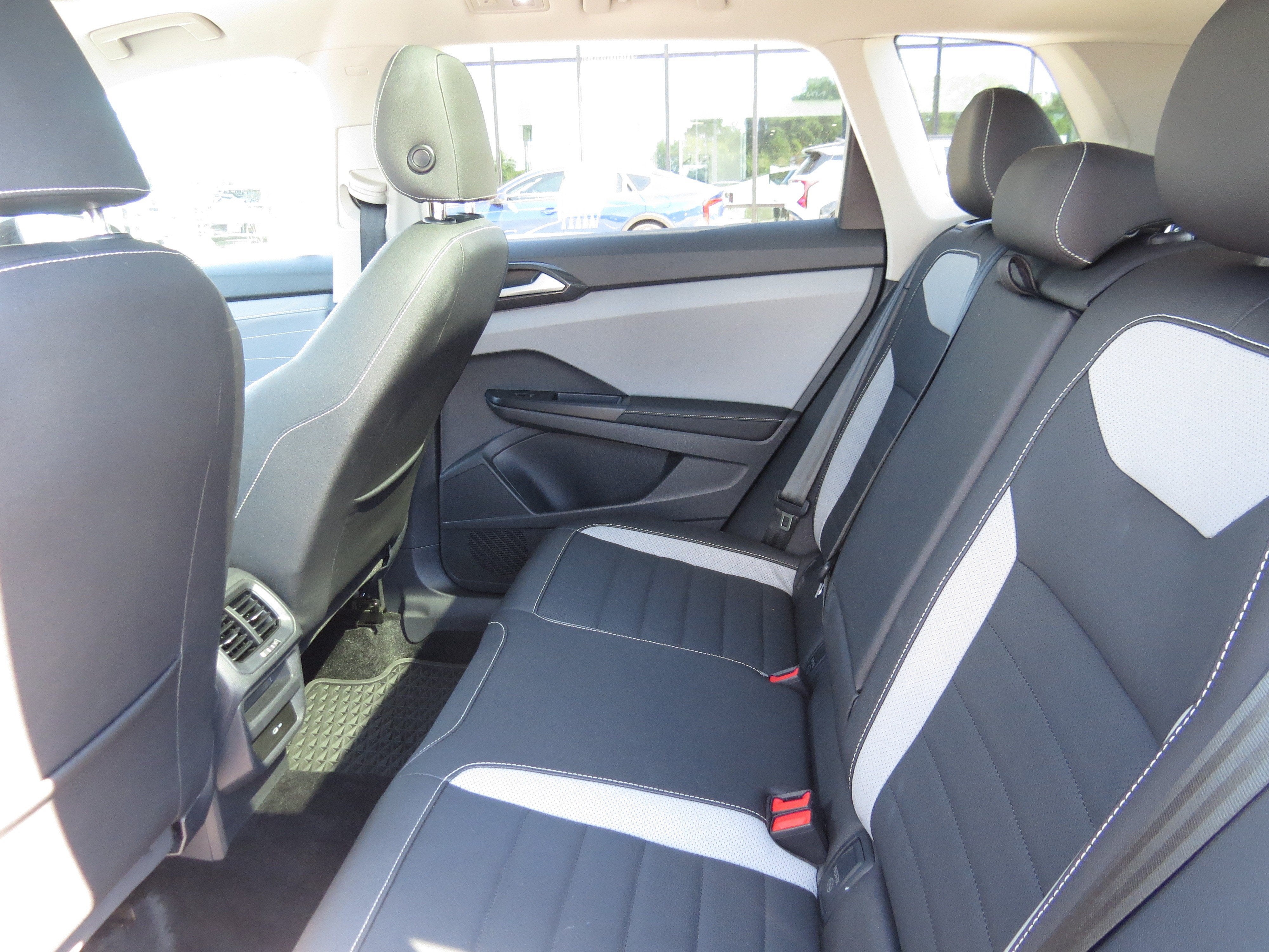 2024 Volkswagen Taos SEL