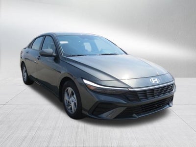 2025 Hyundai Elantra SE