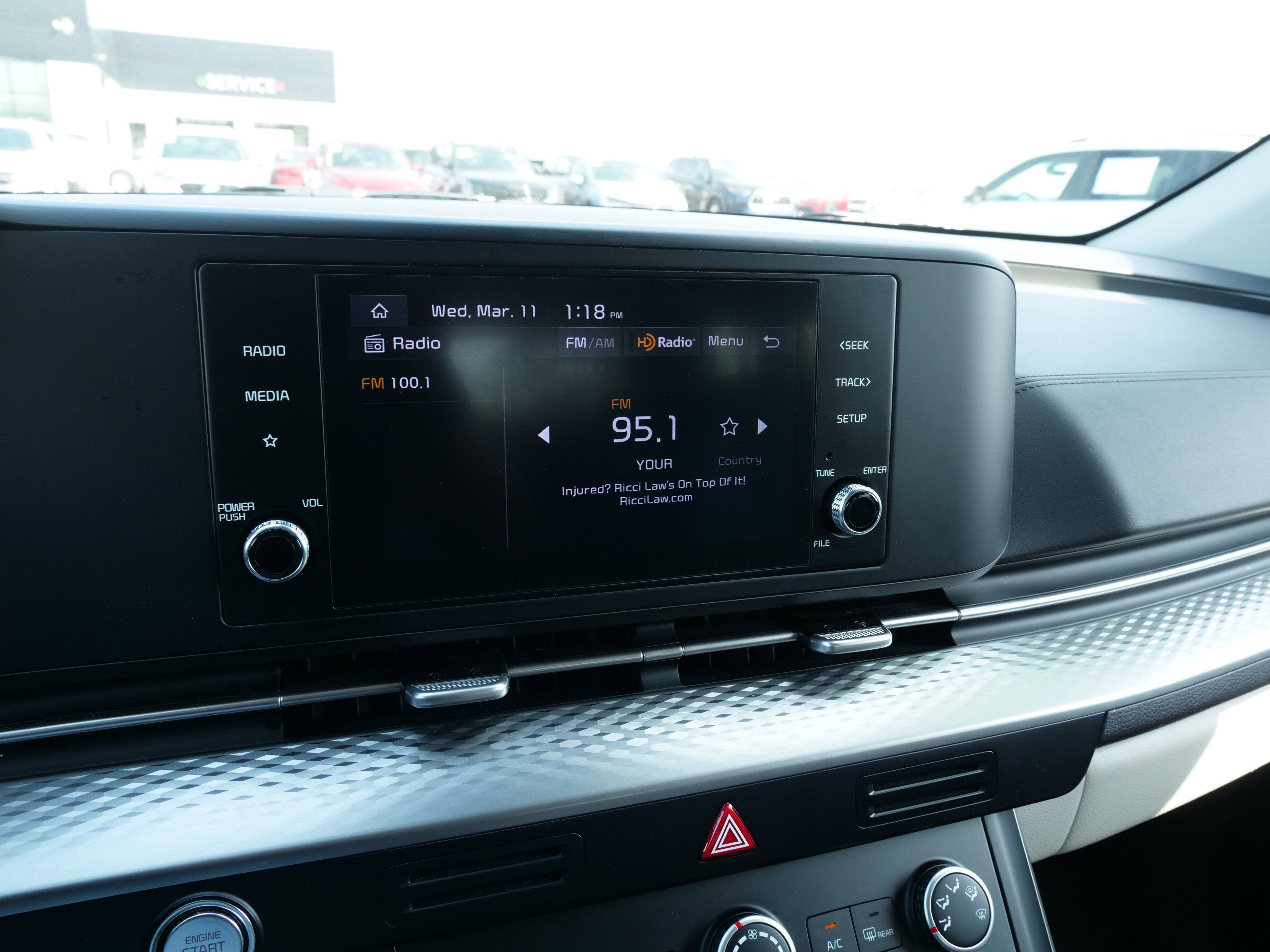 2024 Kia Carnival LX