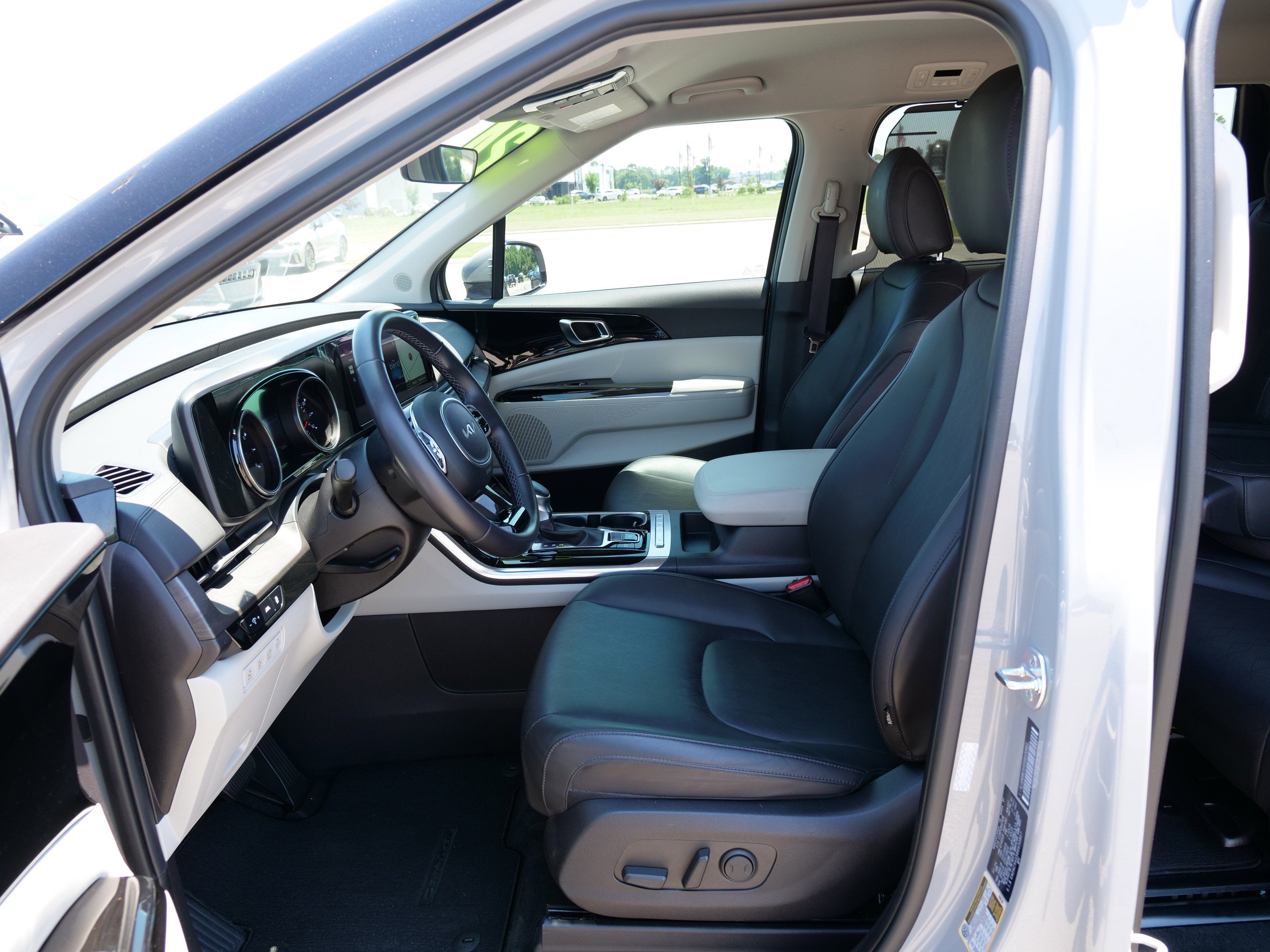 2024 Kia Carnival EX