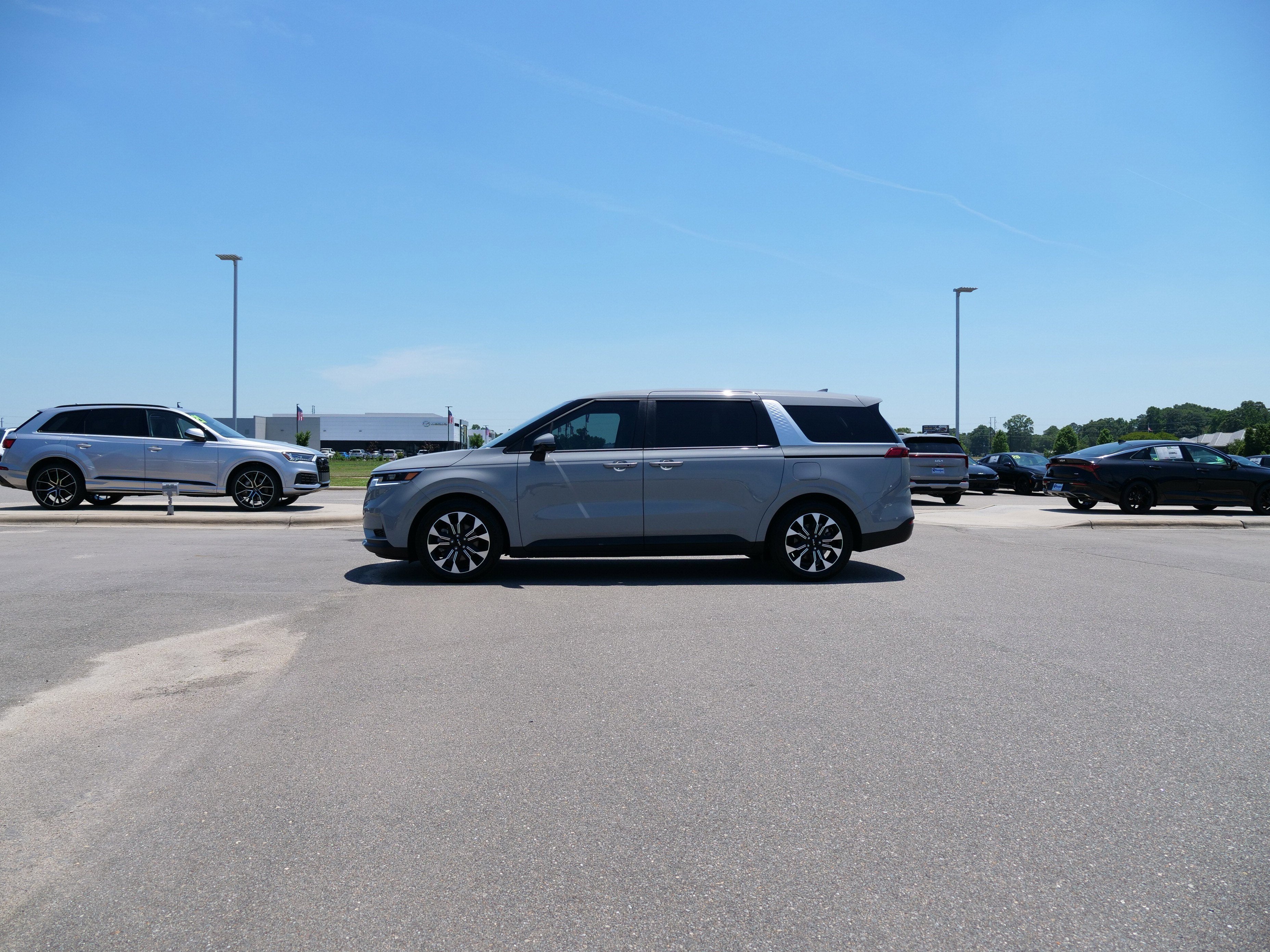 2024 Kia Carnival EX