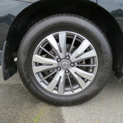 2020 Nissan Pathfinder SV