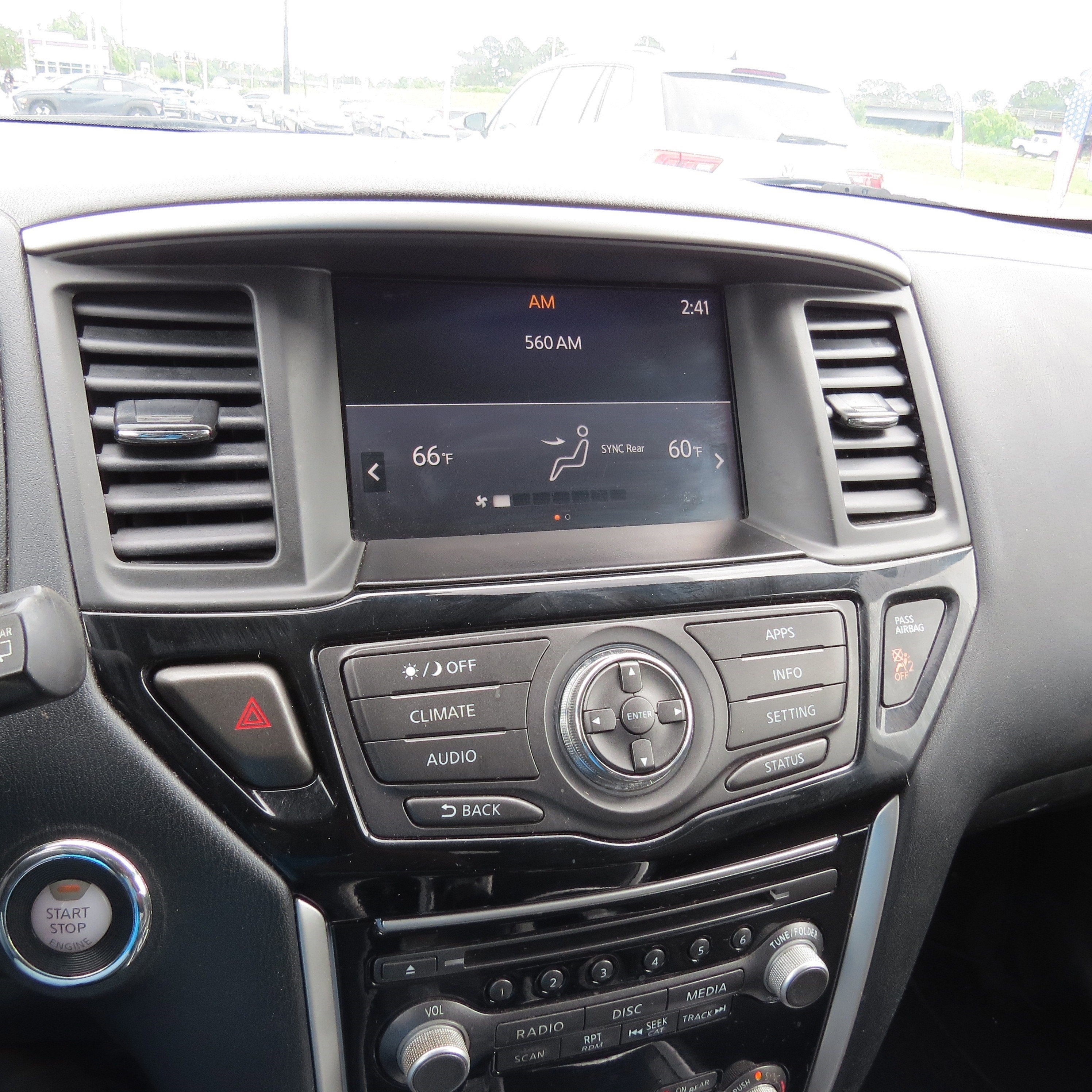 2020 Nissan Pathfinder SV