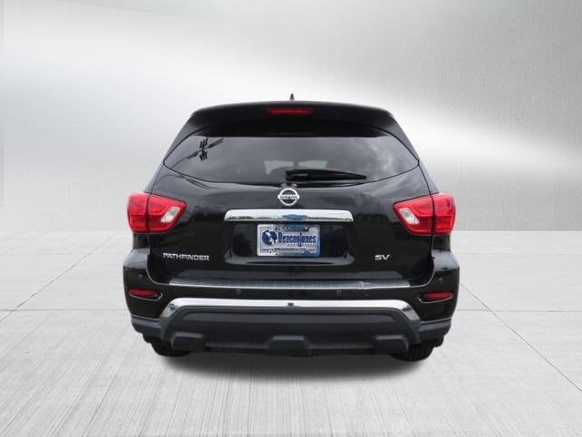 2020 Nissan Pathfinder SV