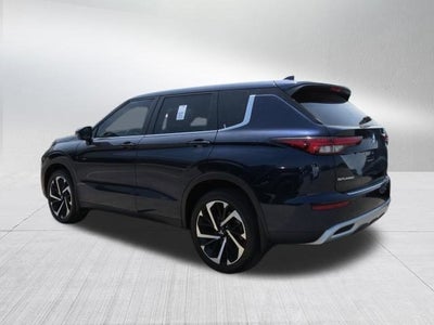 2023 Mitsubishi Outlander SE