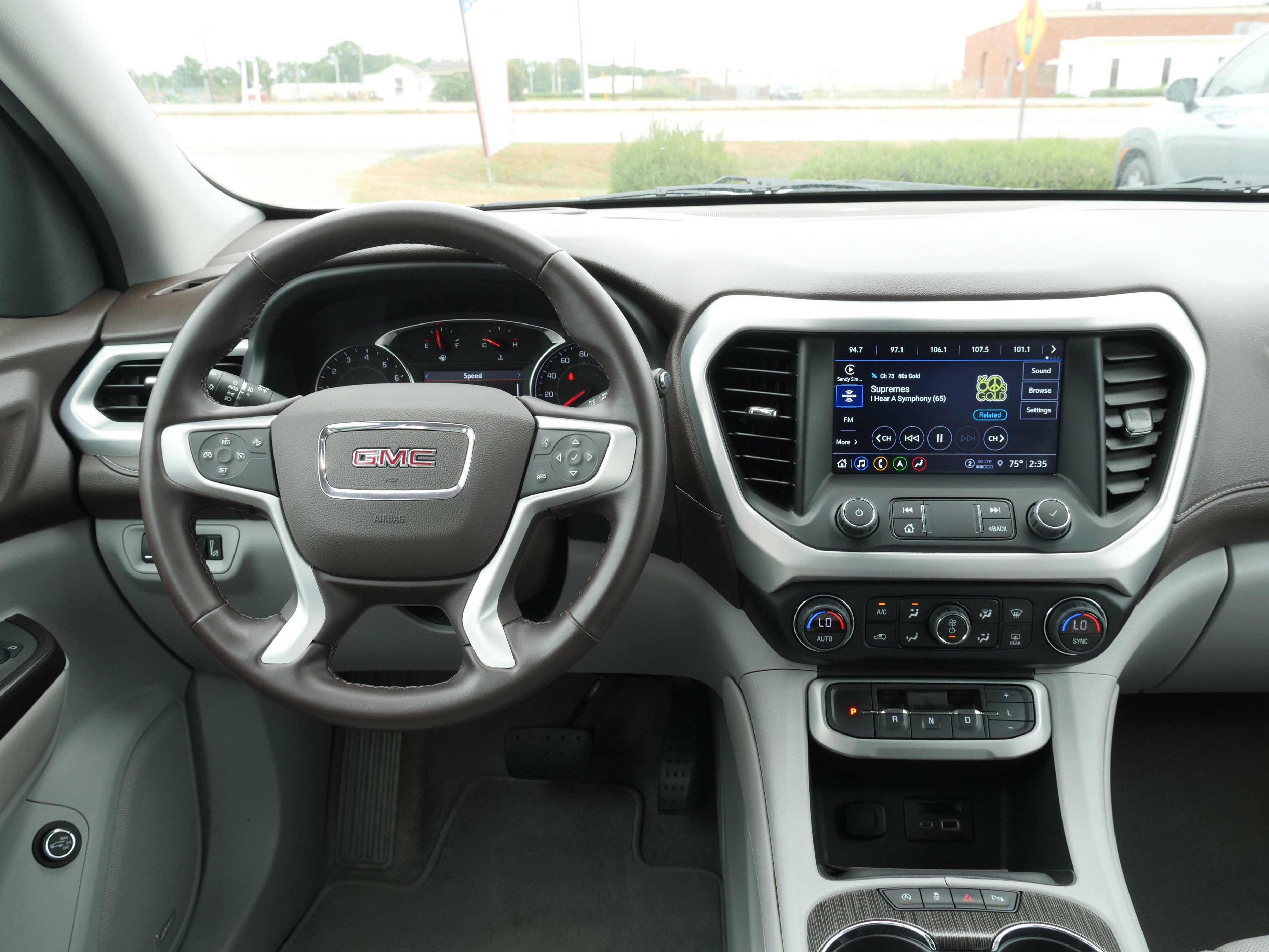 2023 GMC Acadia SLT