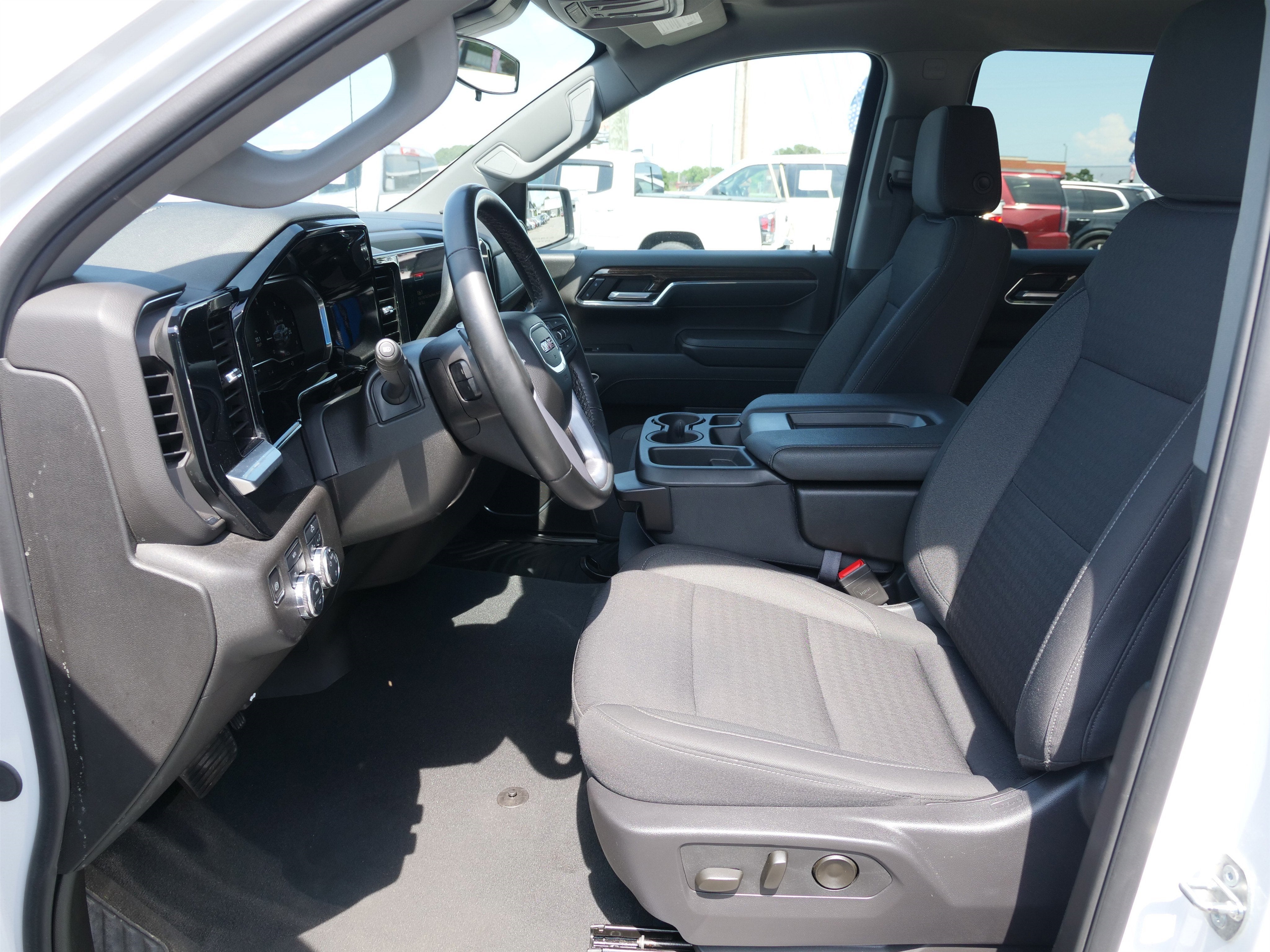 2024 GMC Sierra 1500 SLE