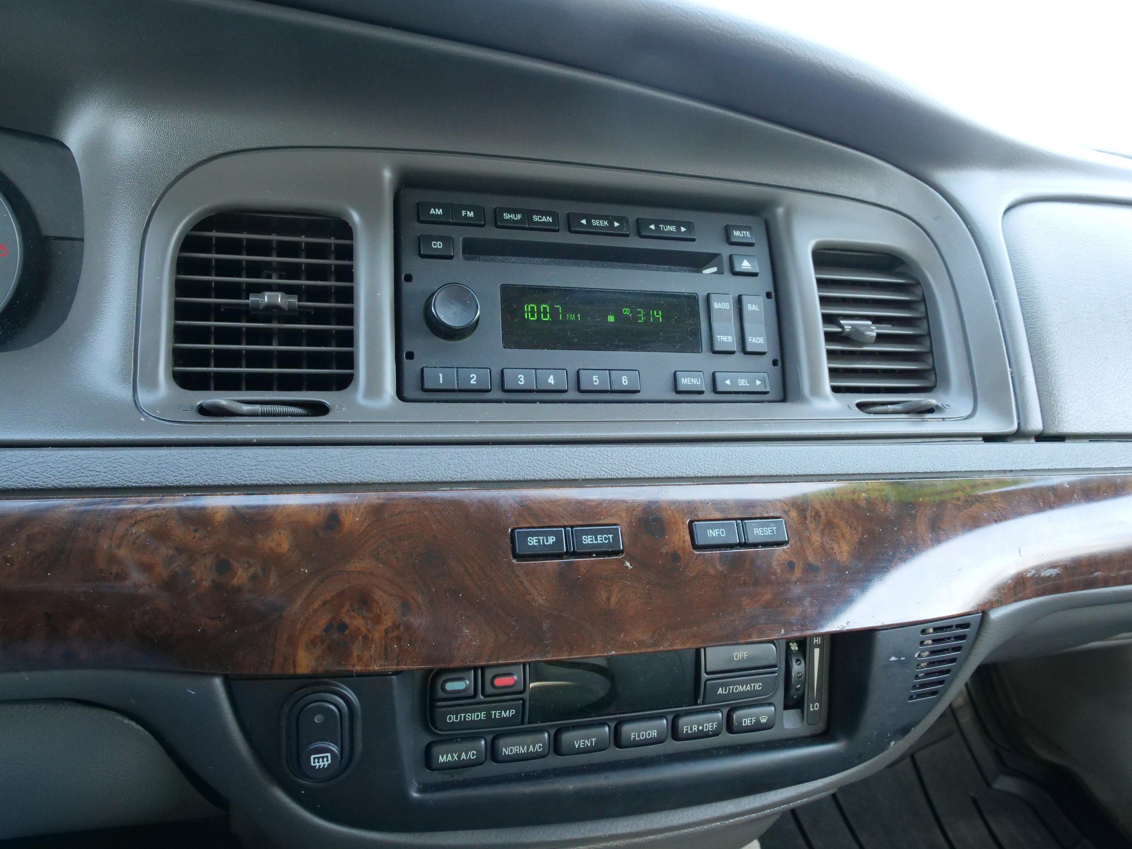 2009 Mercury Grand Marquis LS